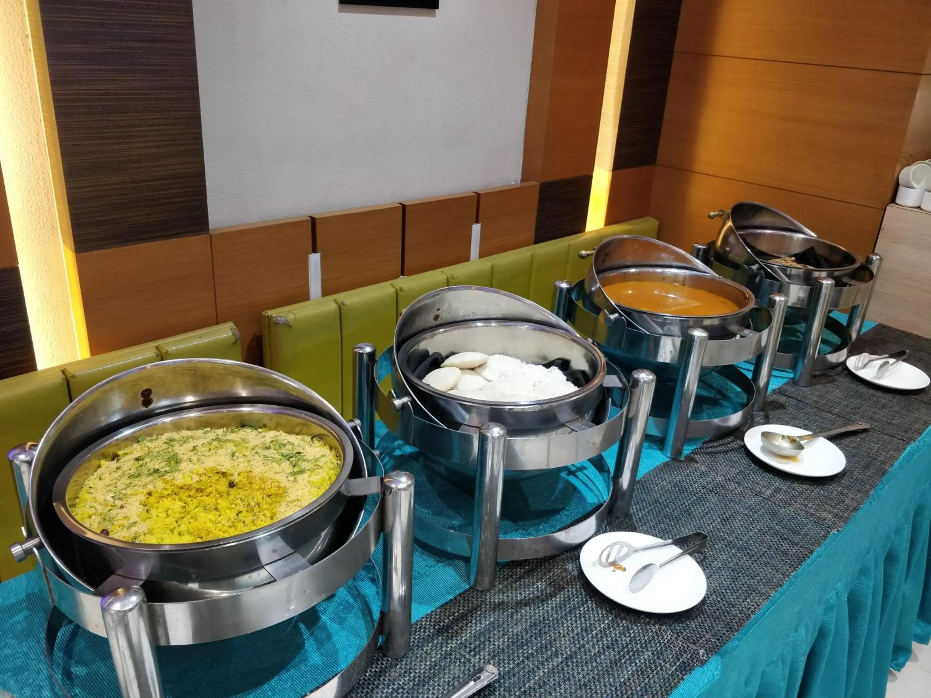 Restaurant/places to eat in Hotel Royal Shelter Restaurant/places to eat in Hotel Royal Shelter