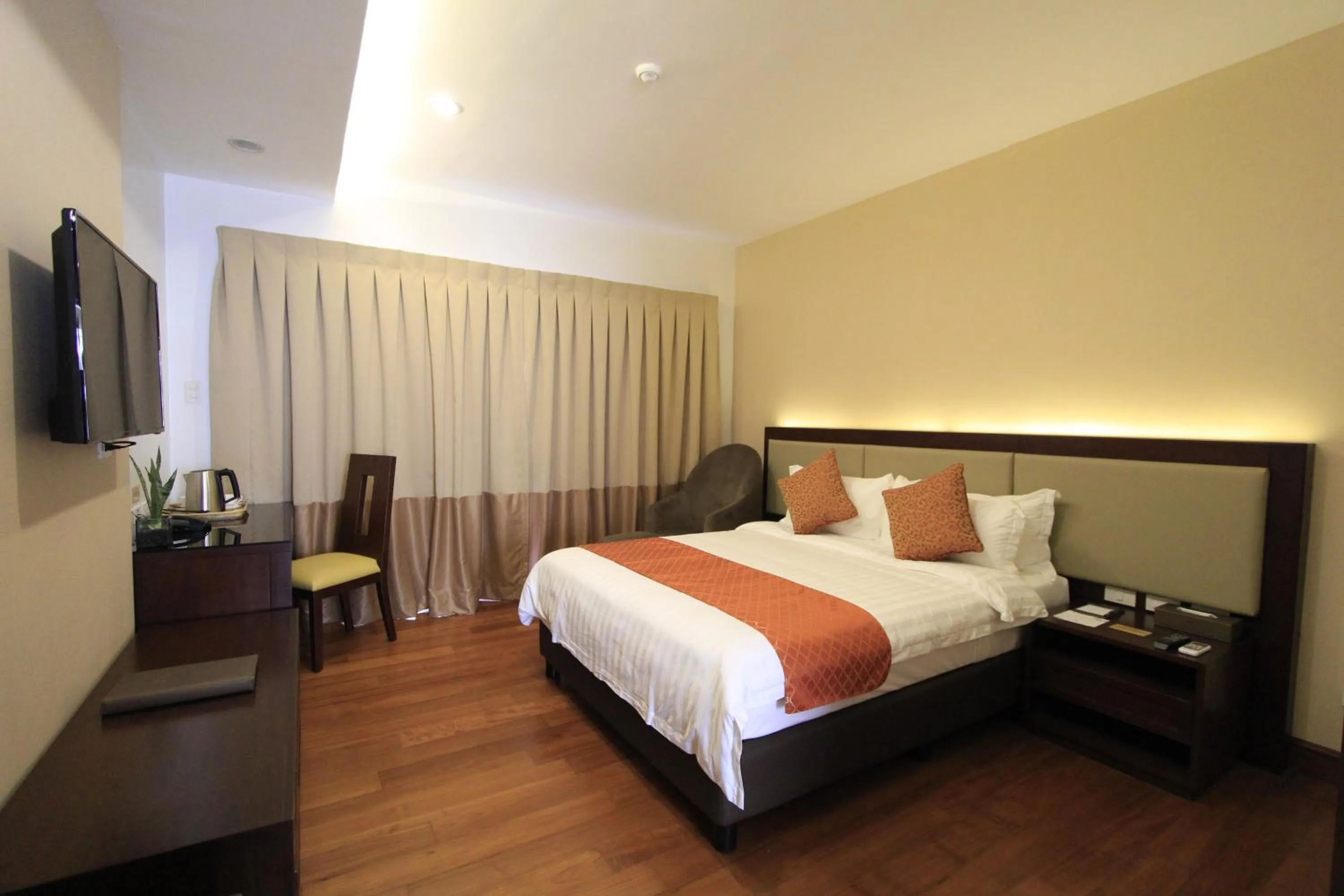 Photo of the whole room, Bed in Coron Soleil Garden Resort