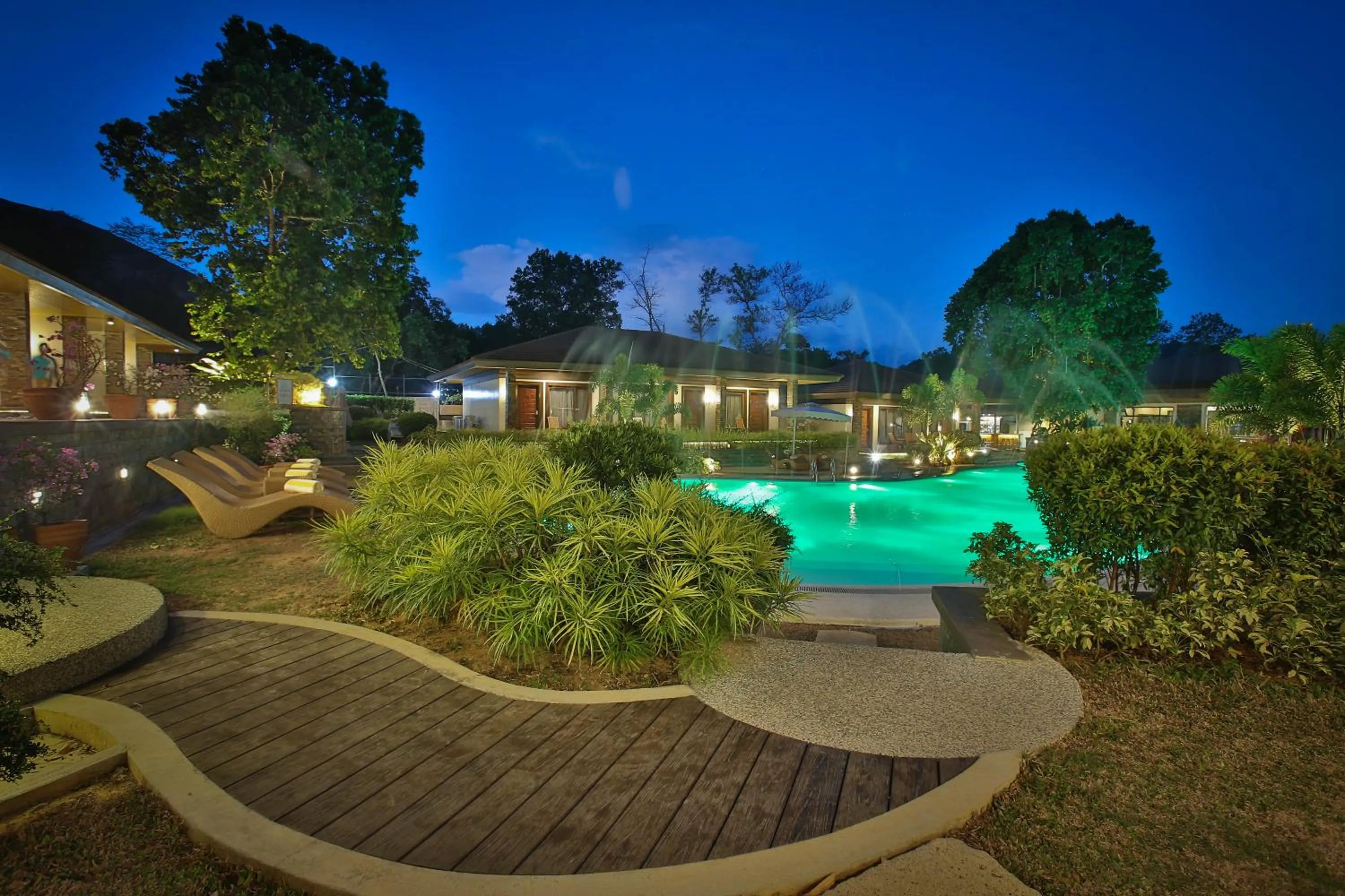 Swimming pool in Coron Soleil Garden Resort