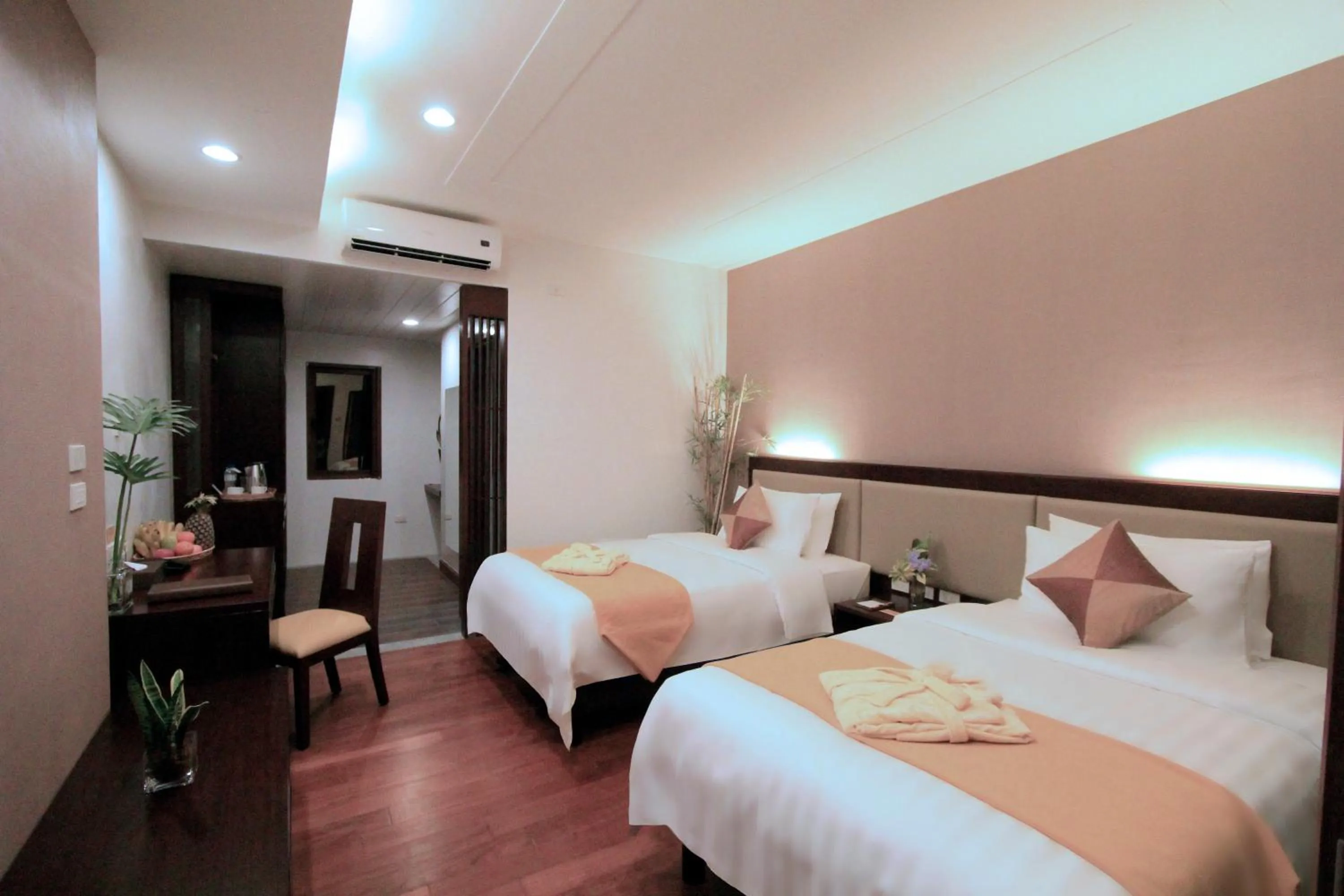 Photo of the whole room, Bed in Coron Soleil Garden Resort