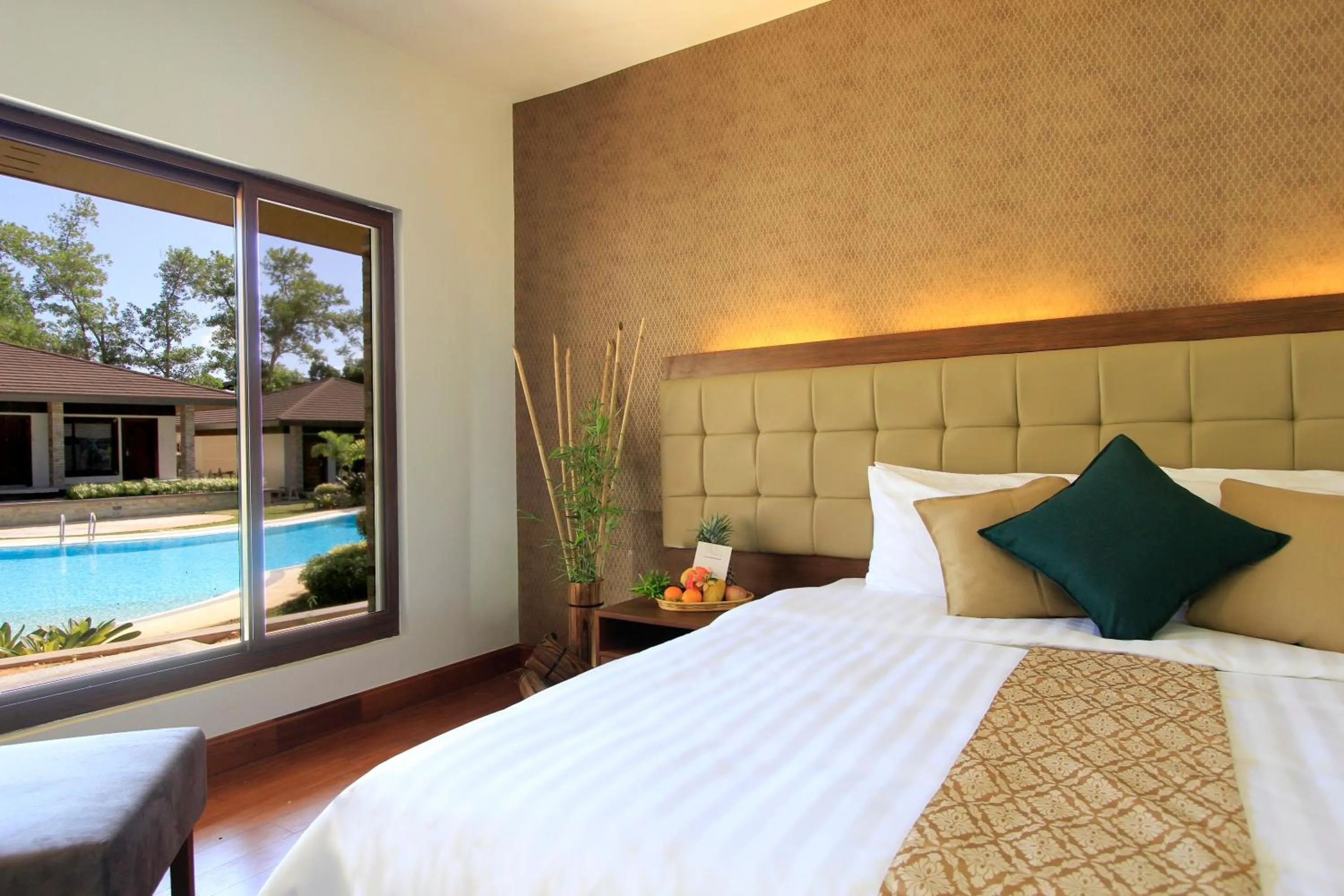 Pool view, Bed in Coron Soleil Garden Resort