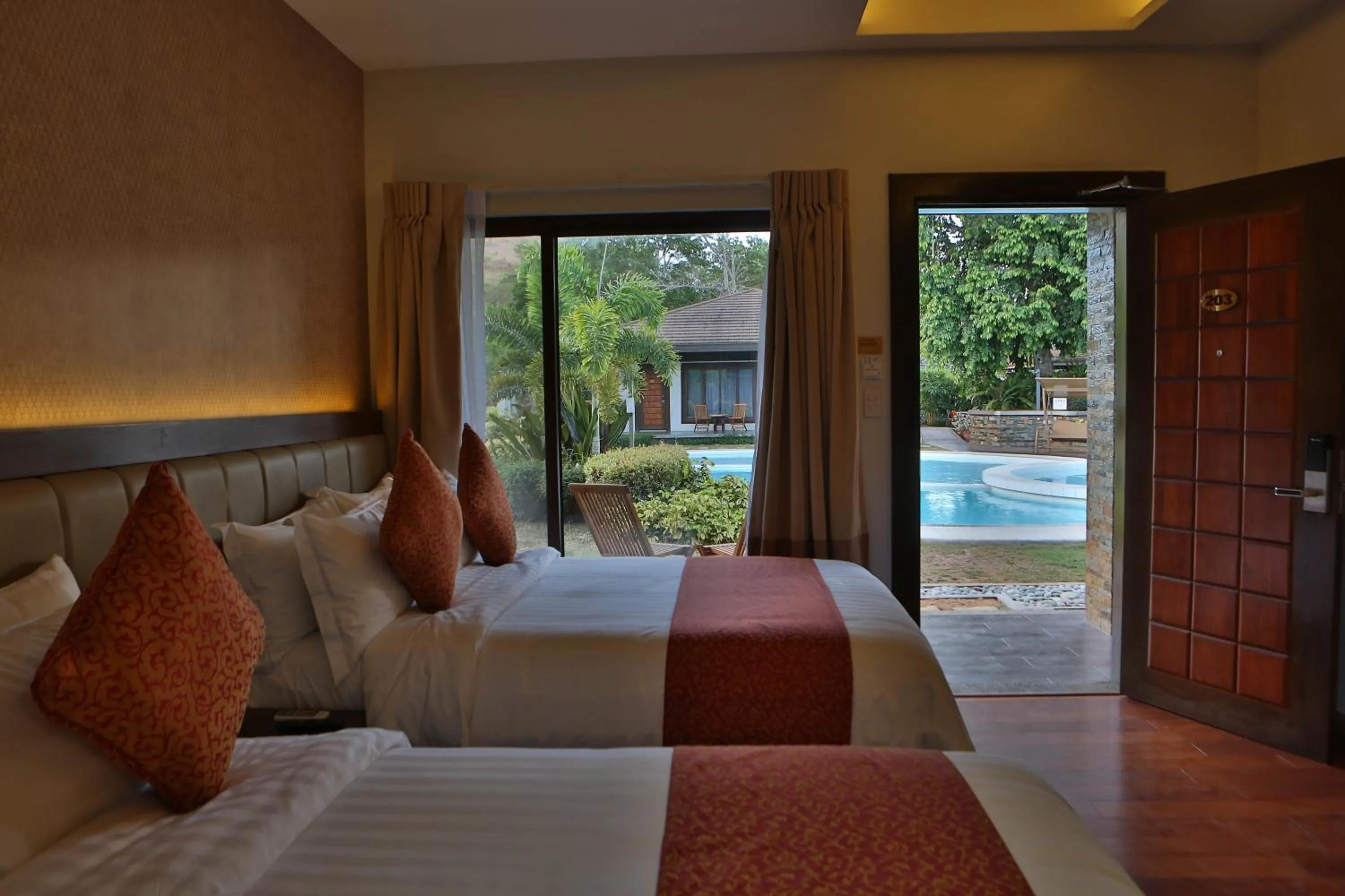 Photo of the whole room, Bed in Coron Soleil Garden Resort