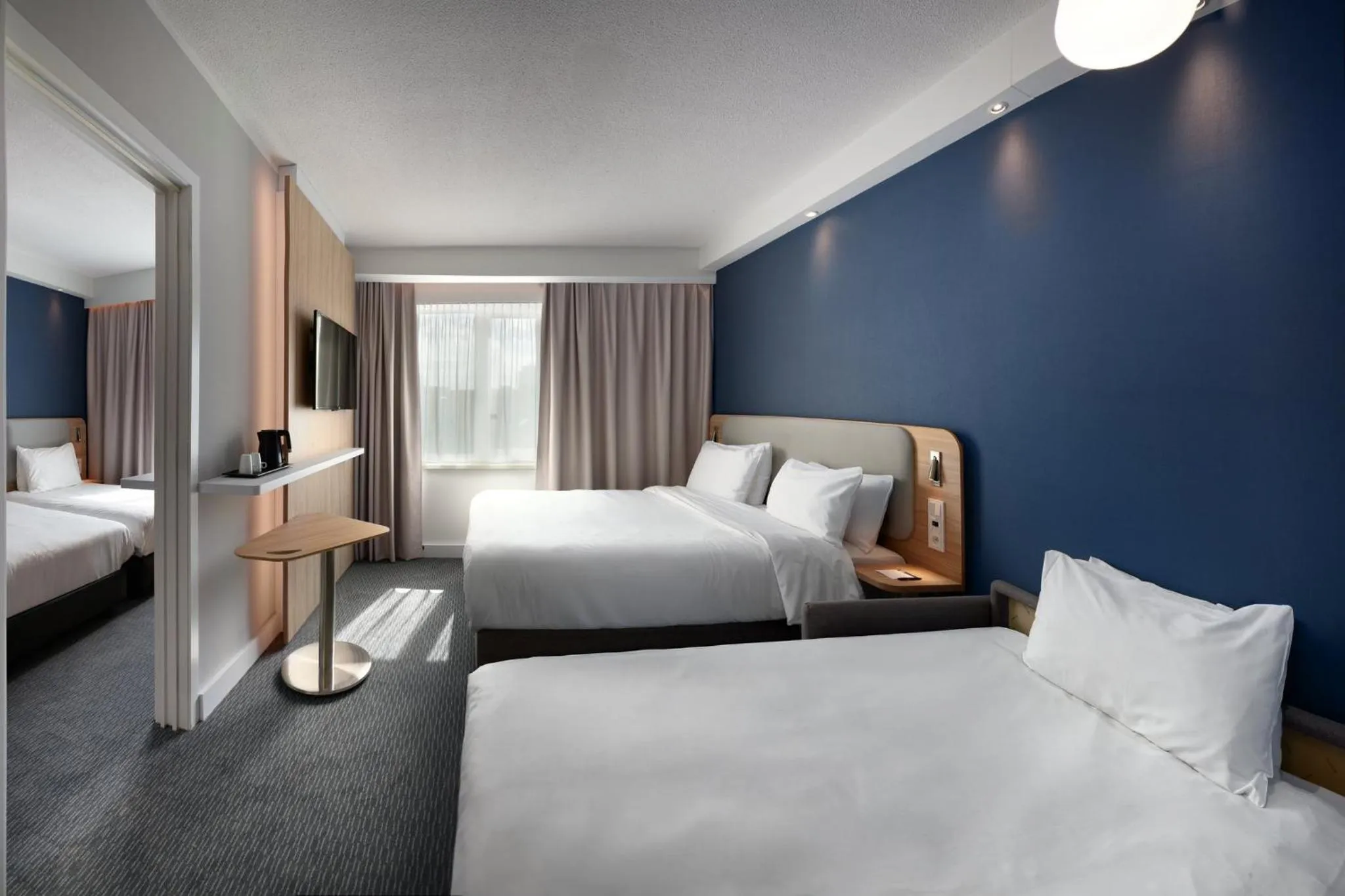 Photo of the whole room, Bed in Holiday Inn Express Hasselt by IHG