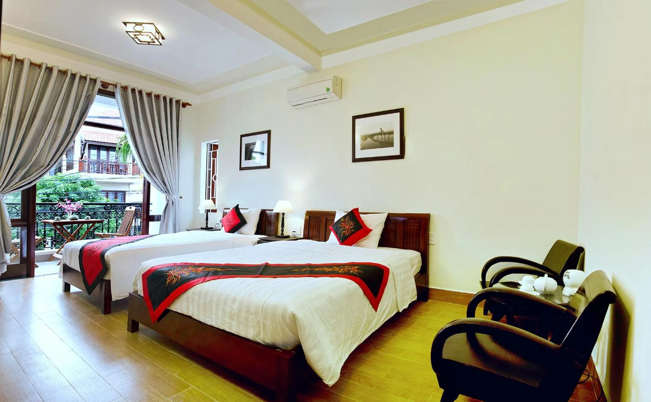 Photo of the whole room, Bed in An Hoi Town Homestay