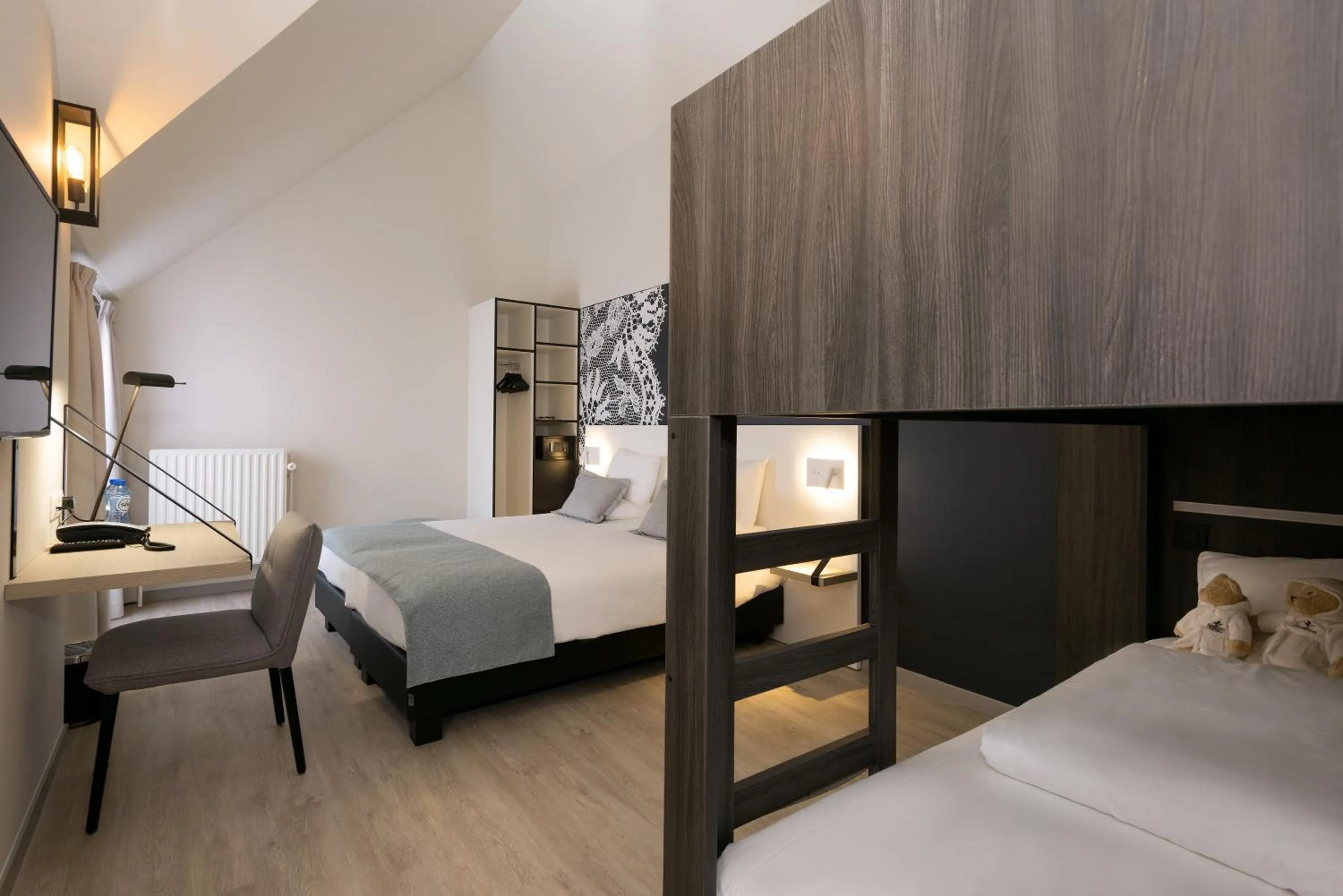 Bedroom, Bed in Martin's Brugge