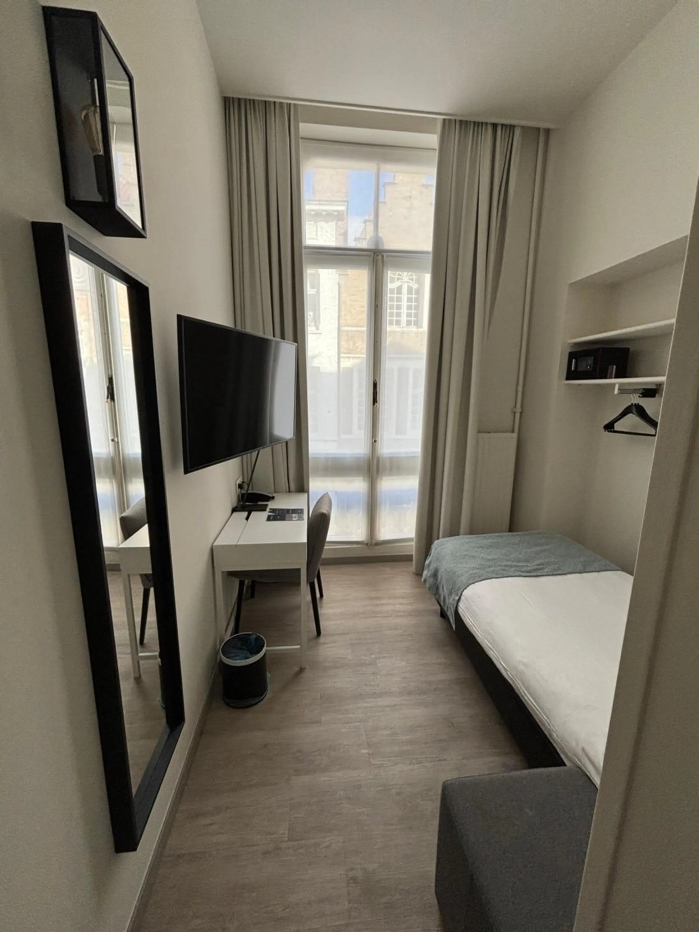 Bedroom, Bed in Martin's Brugge