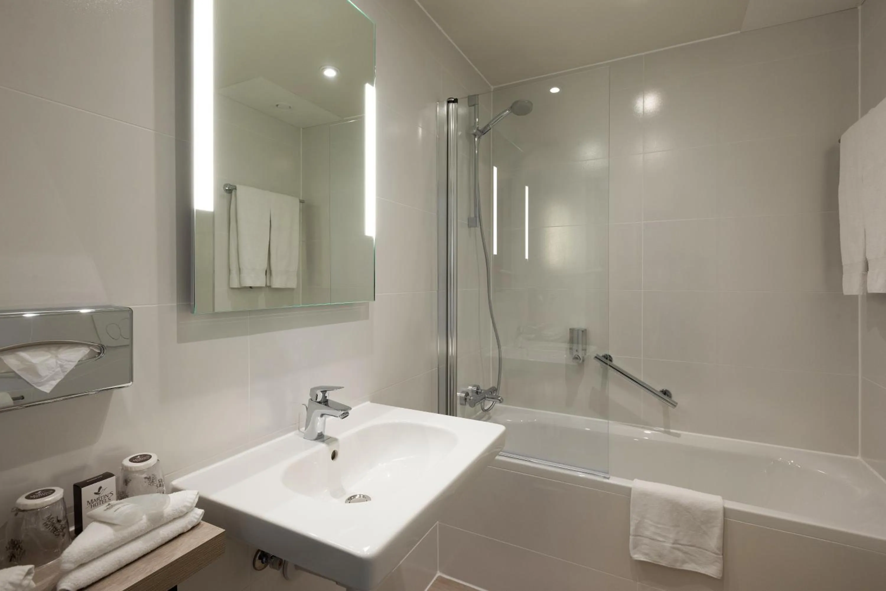 Shower in Martin's Brugge