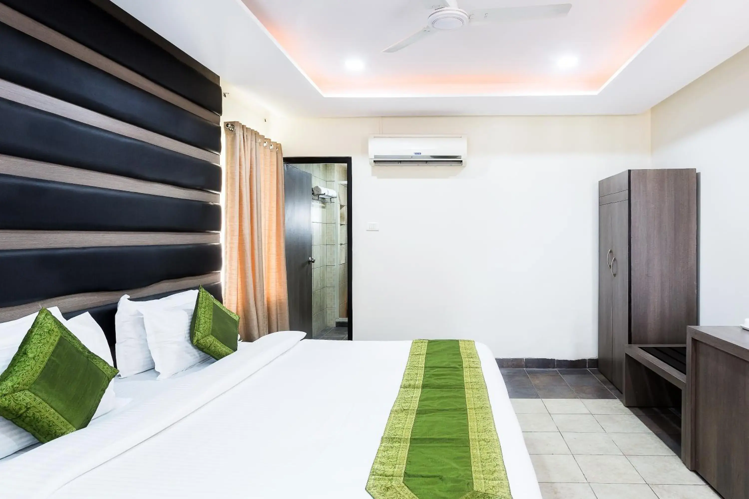 Bedroom, Bed in Treebo Fort Club Bedroom, Bed in Treebo Fort Club