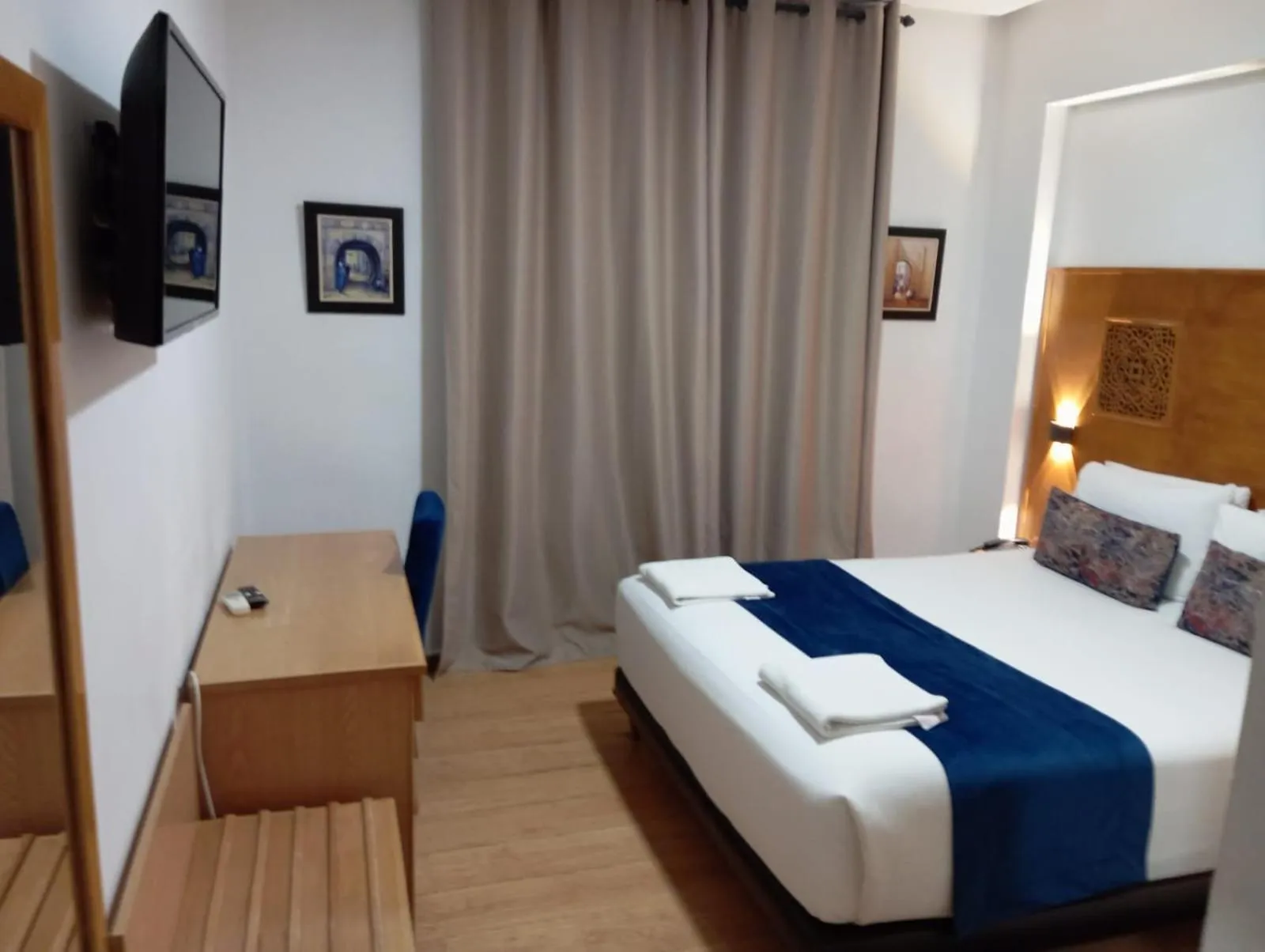 Bedroom, Bed in Hotel Miramar