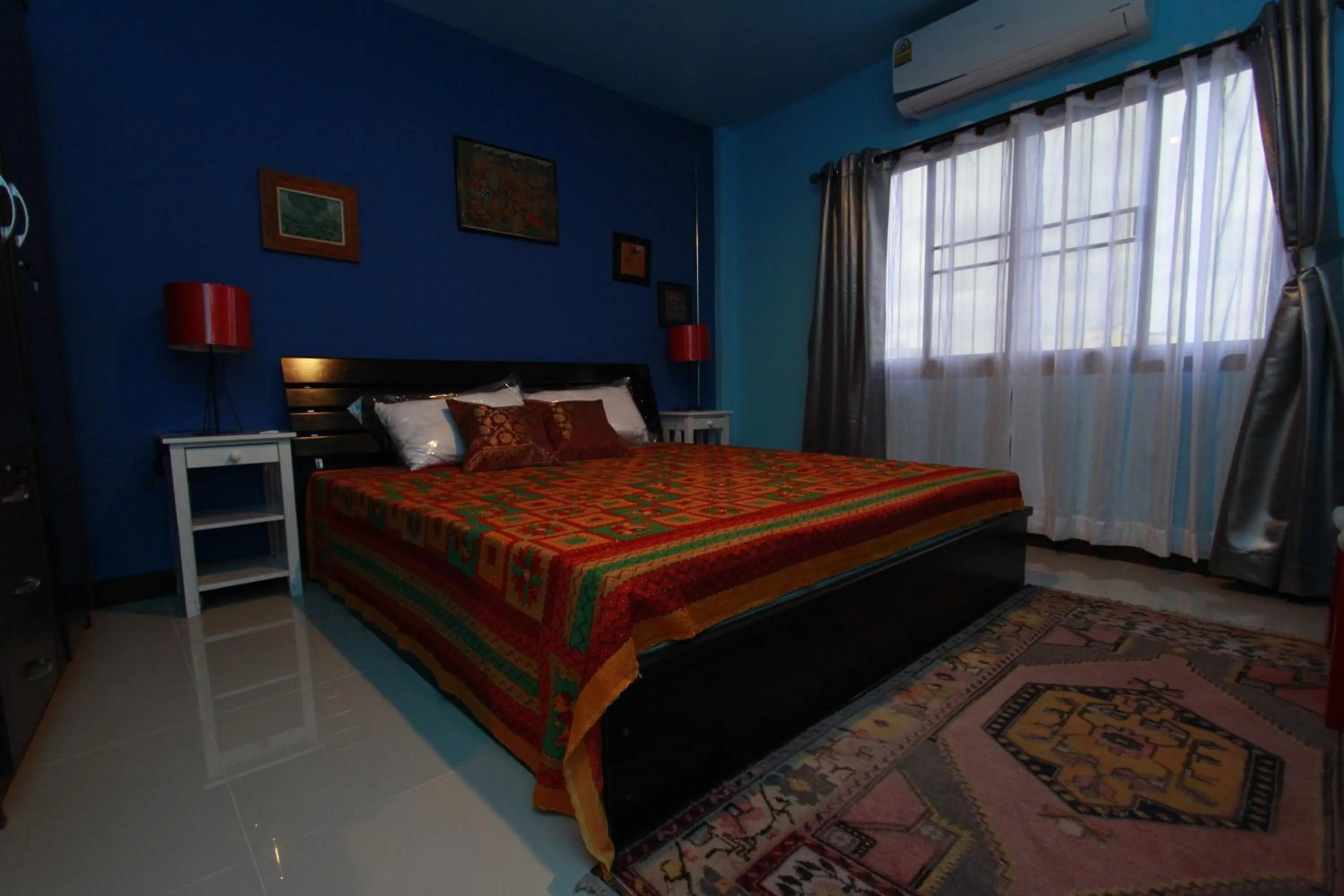 Bedroom, Bed in Chez Pom