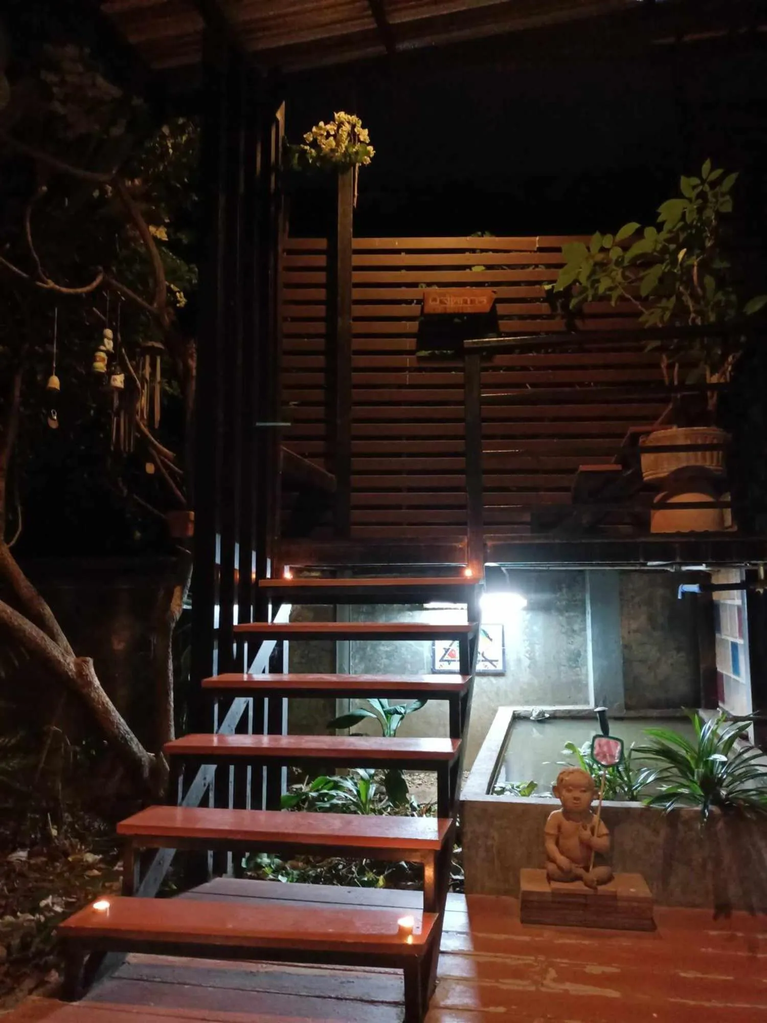 Facade/entrance in Chez Pom