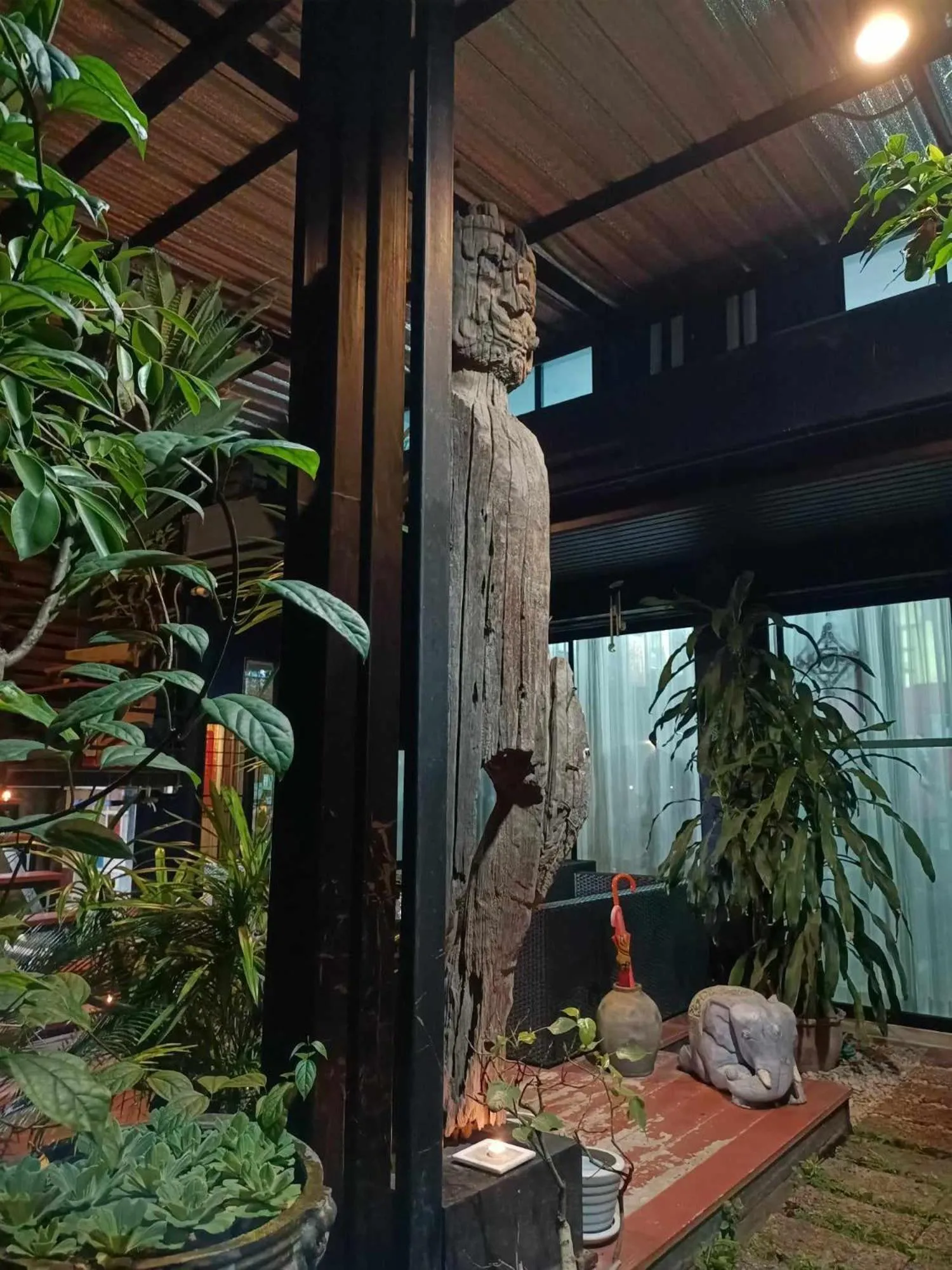 Facade/entrance in Chez Pom