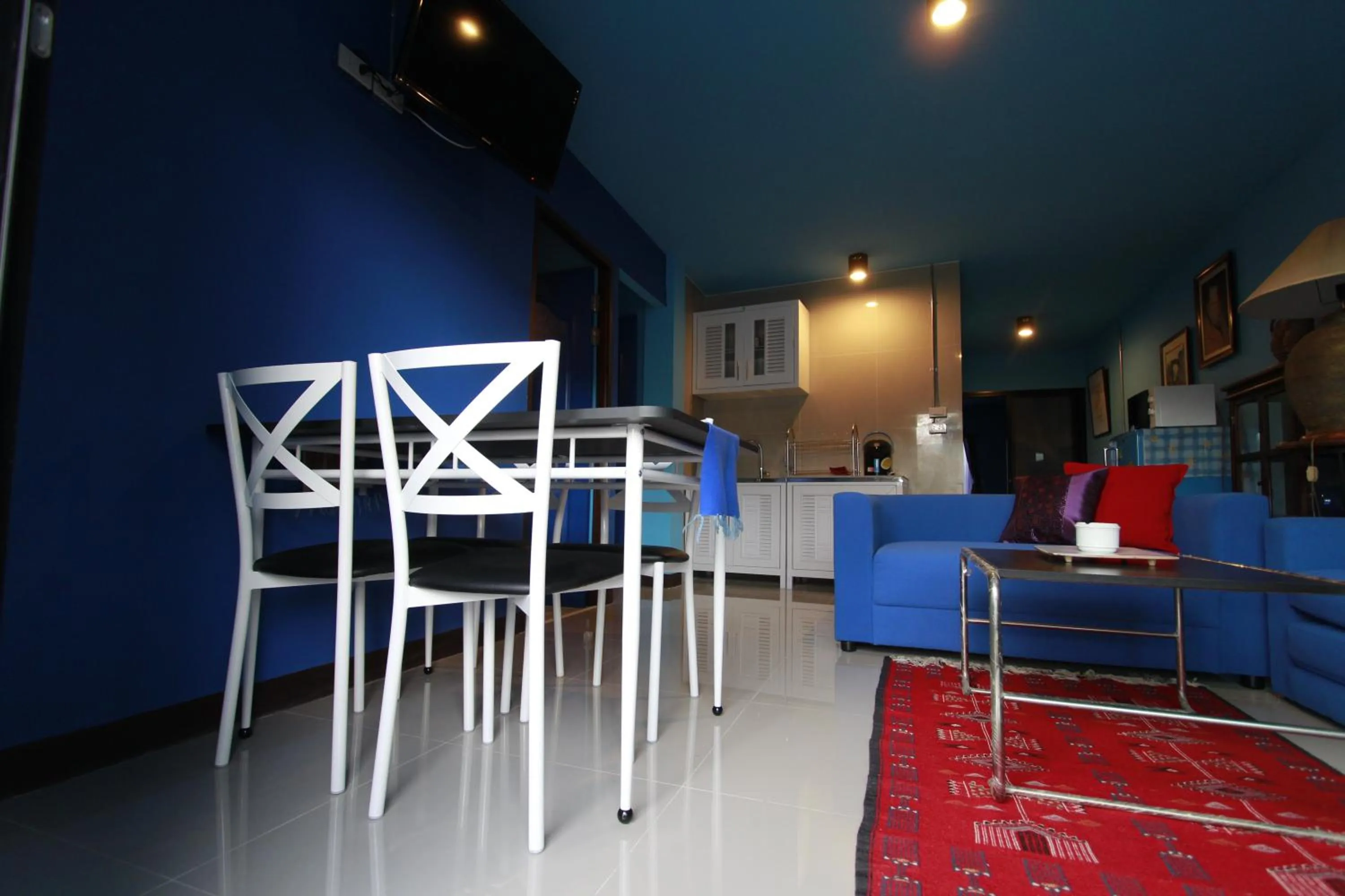 Dining area in Chez Pom