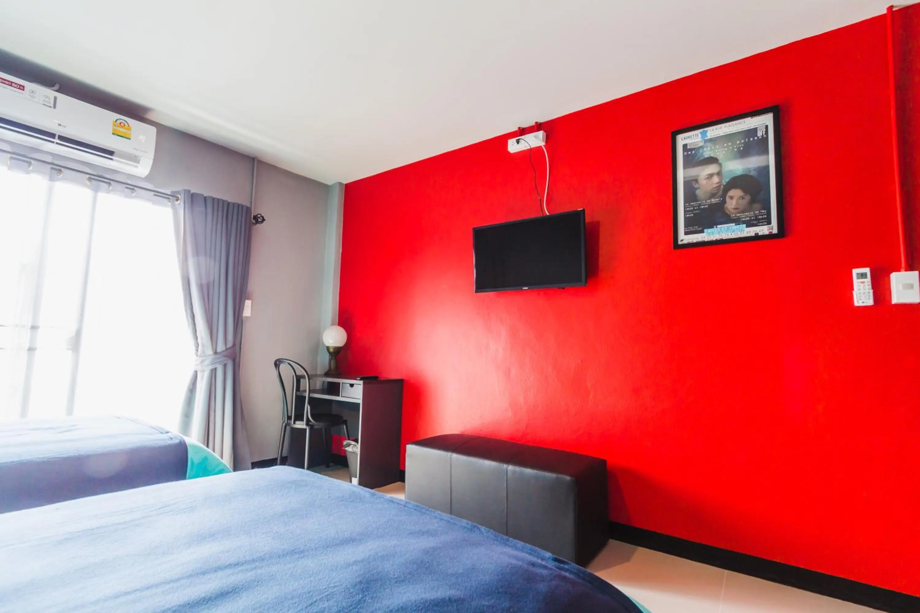 Bedroom, Bed in Chez Pom