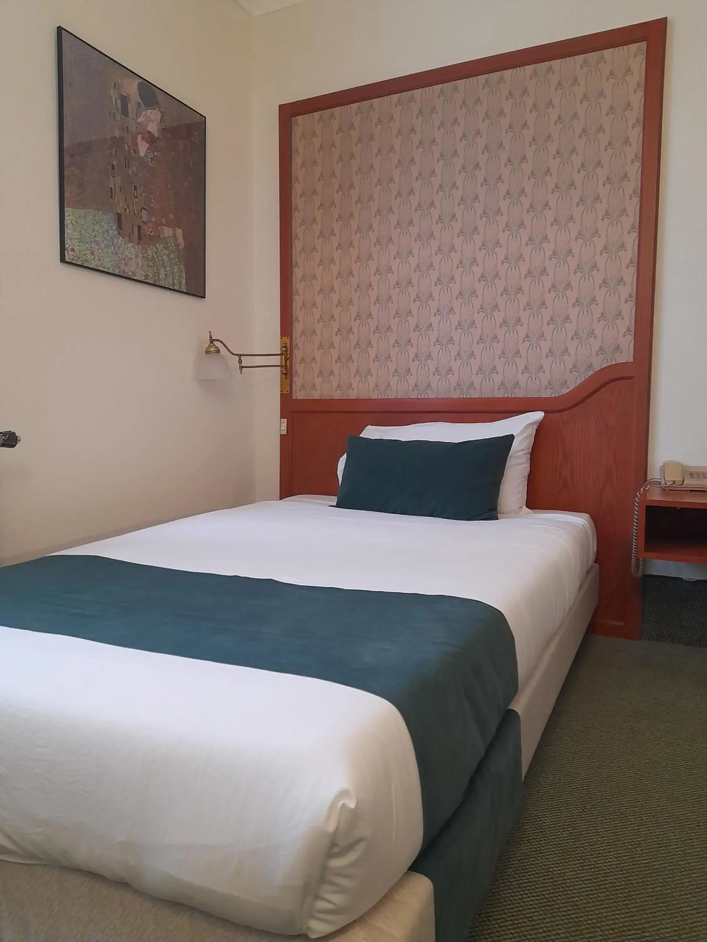 Property building, Bed in Hotel Le Dome Property building, Bed in Hotel Le Dome