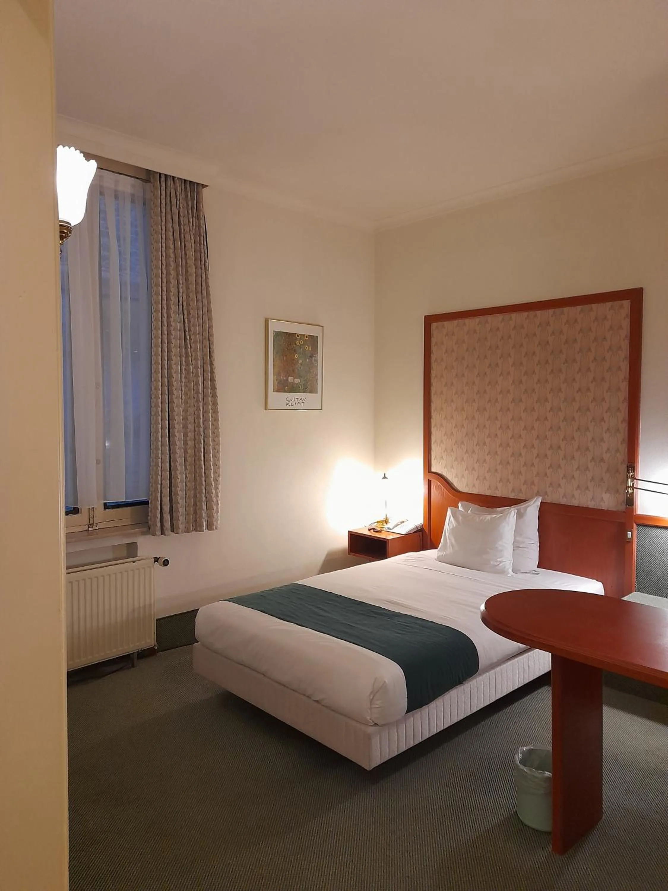 View (from property/room), Bed in Hotel Le Dome