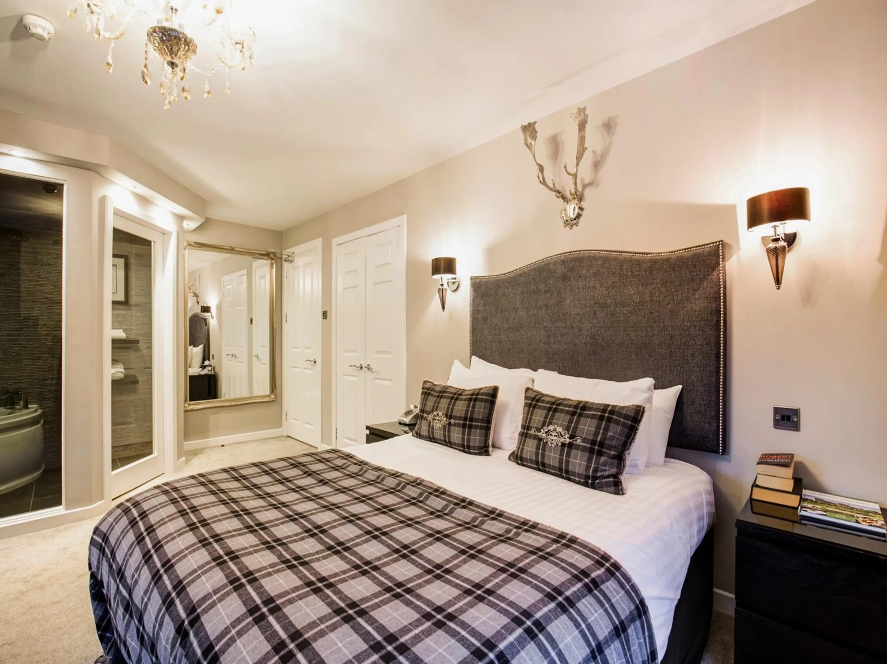 Bedroom, Bed in Barony Castle Hotel