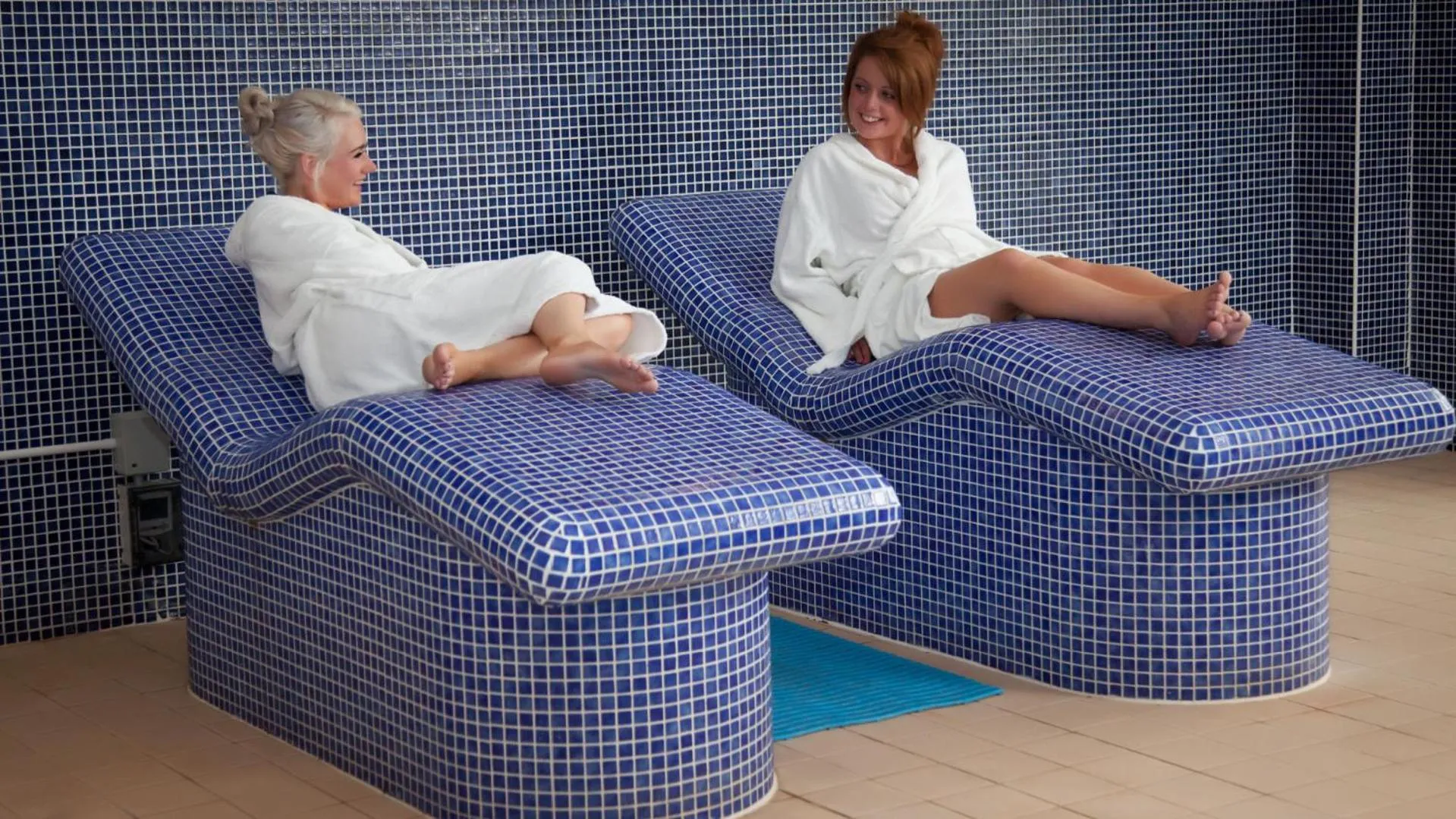 Swimming pool in Barony Castle Hotel