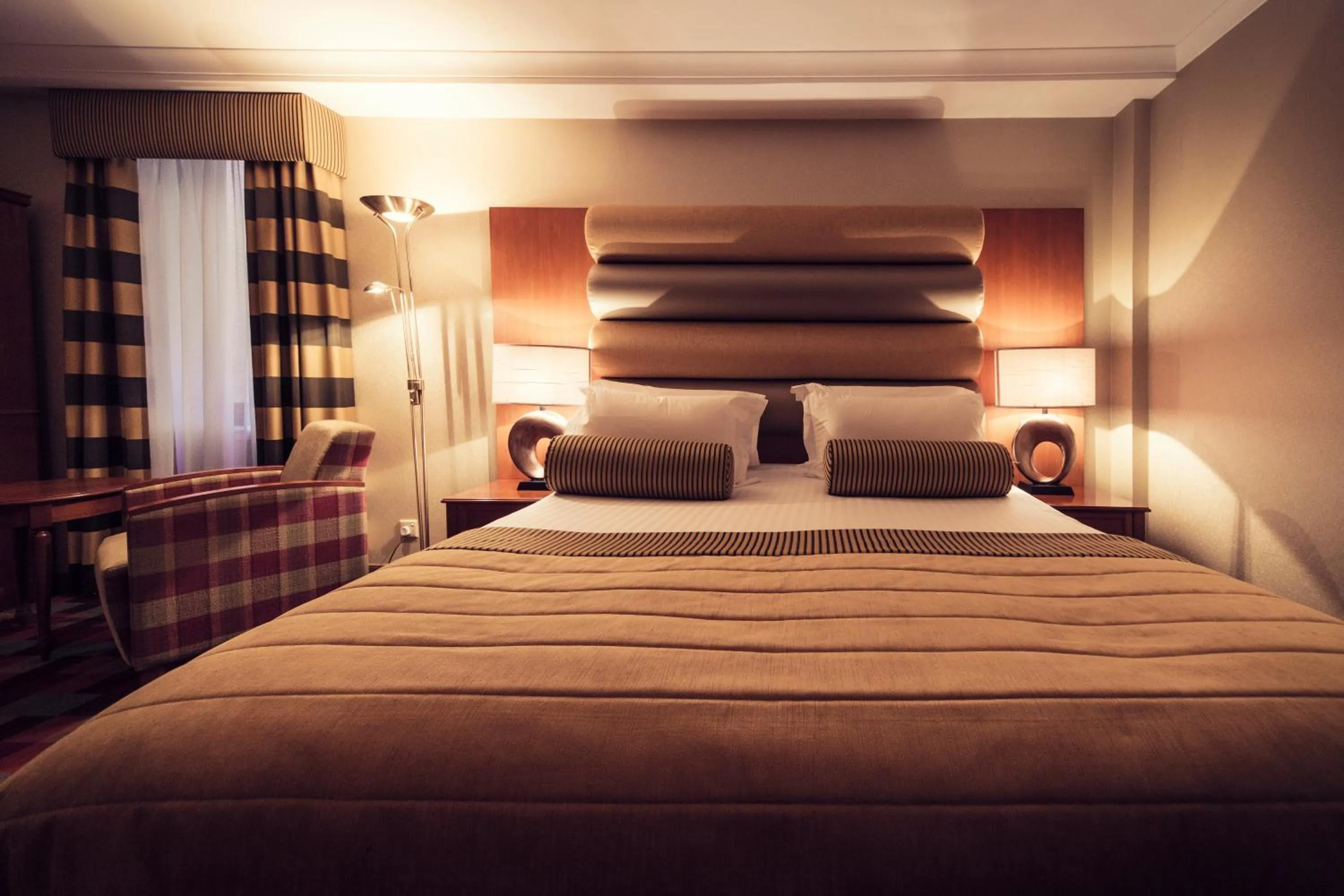 Bedroom, Bed in Carlton George Hotel