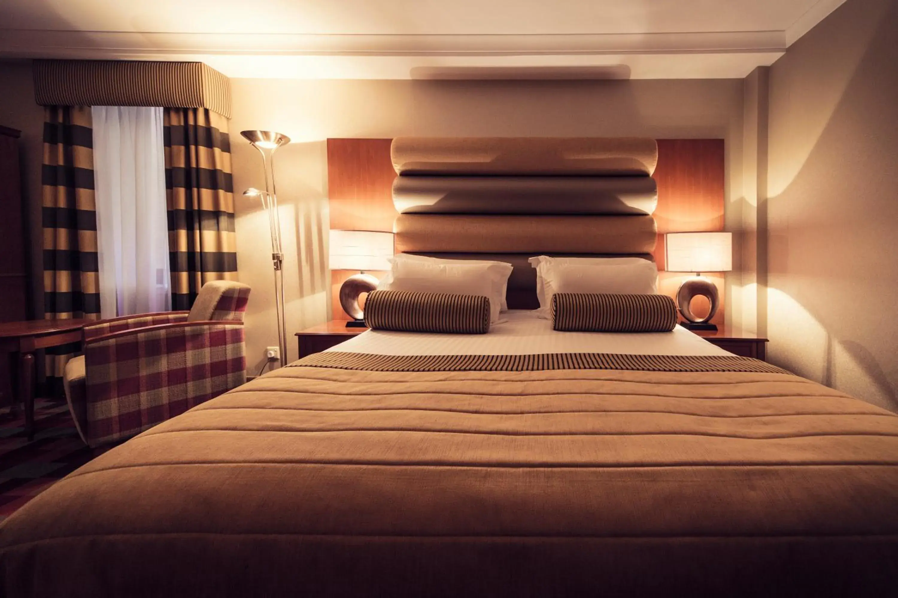 Classic Double Room with complimentary mini bar in Carlton George Hotel Classic Double Room with complimentary mini bar in Carlton George Hotel