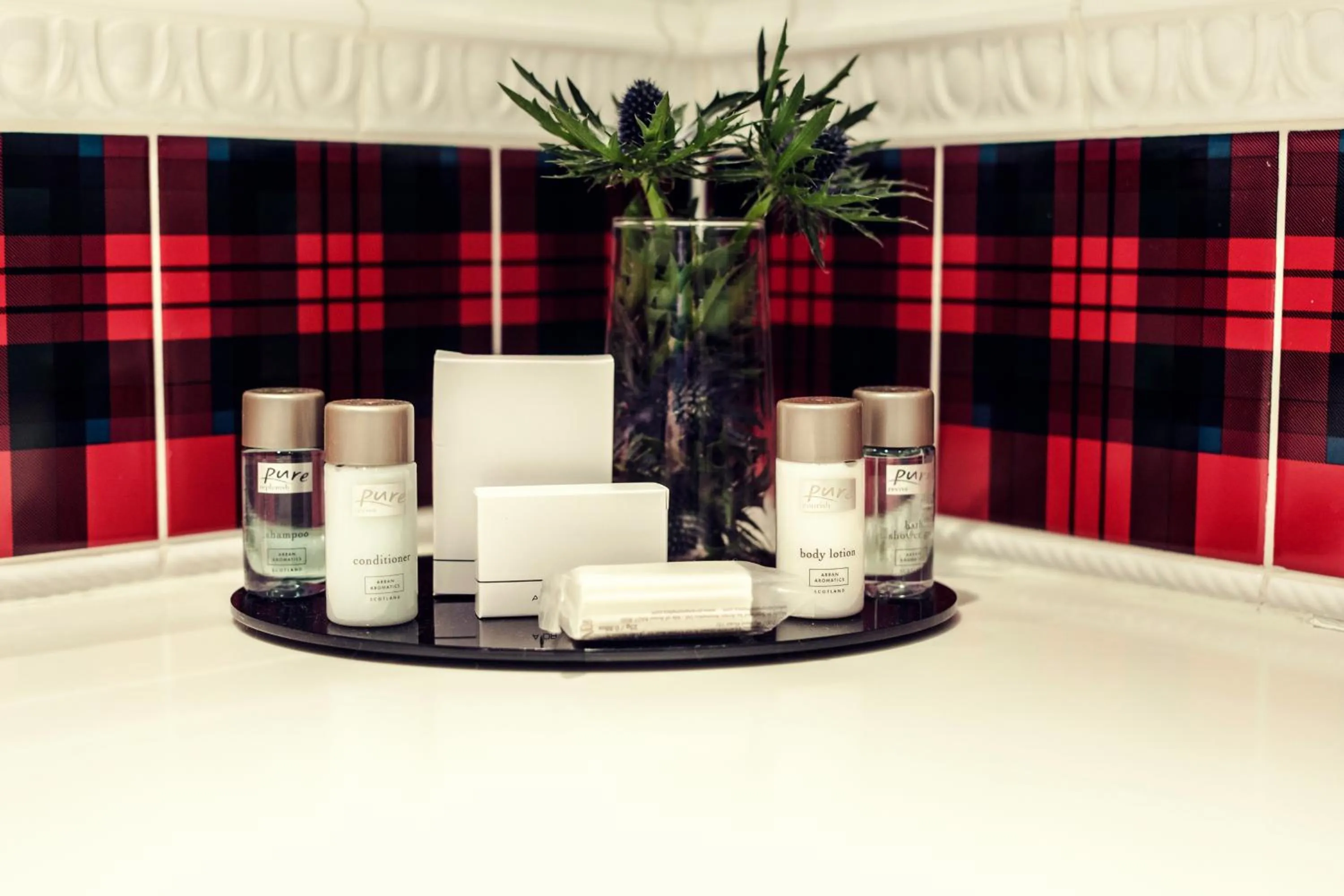 Bathroom in Carlton George Hotel