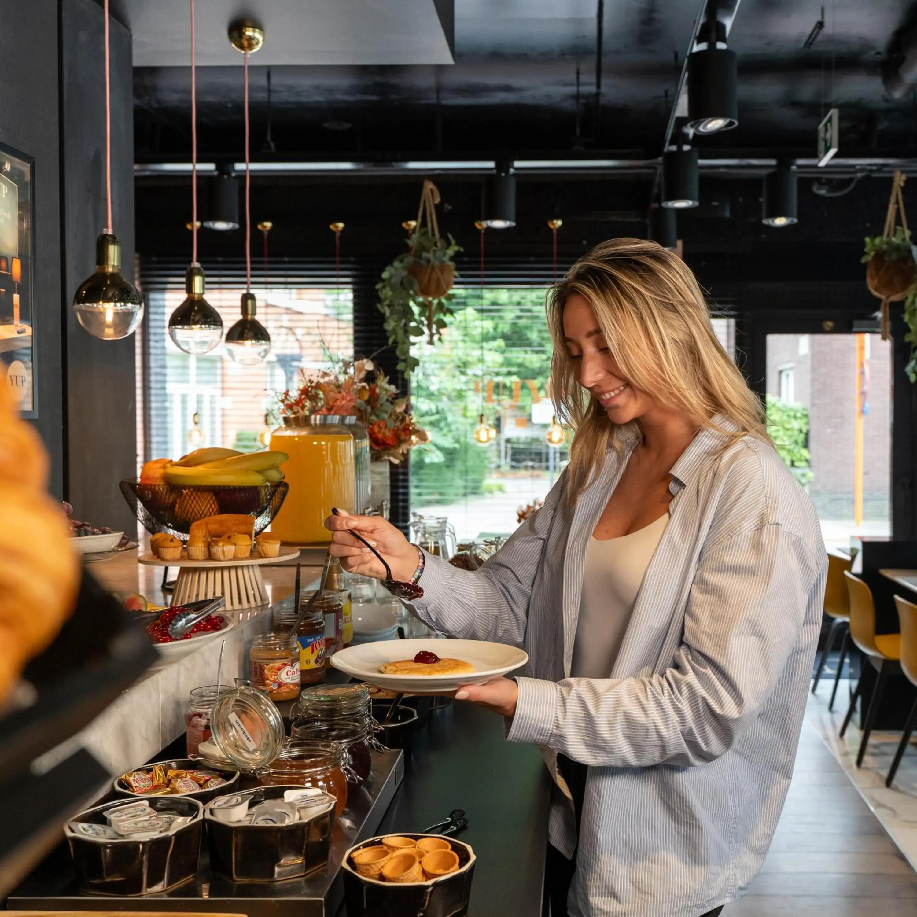 Restaurant/places to eat in YUP Hotel Restaurant/places to eat in YUP Hotel