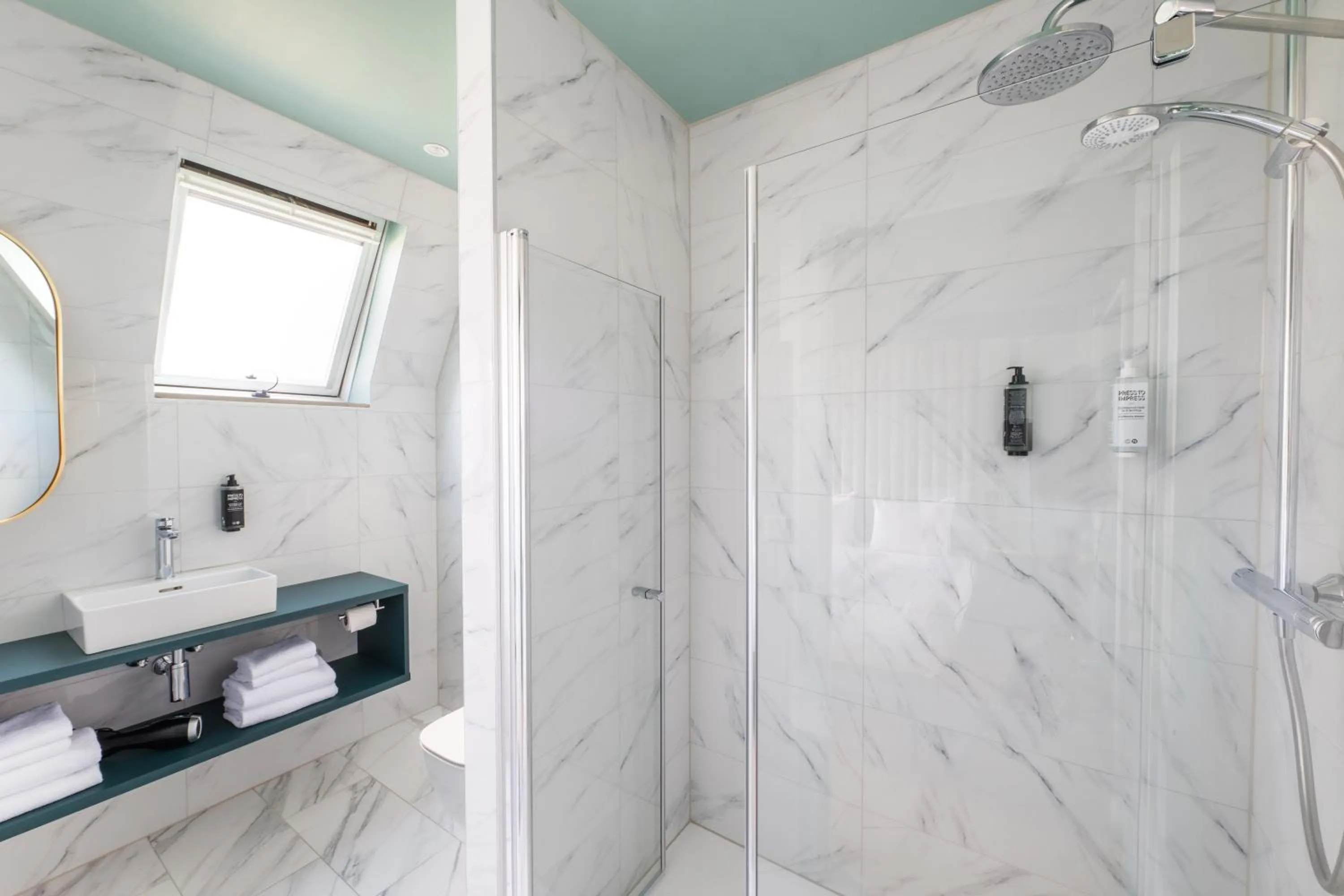 Shower in ibis Styles Hasselt City Centre