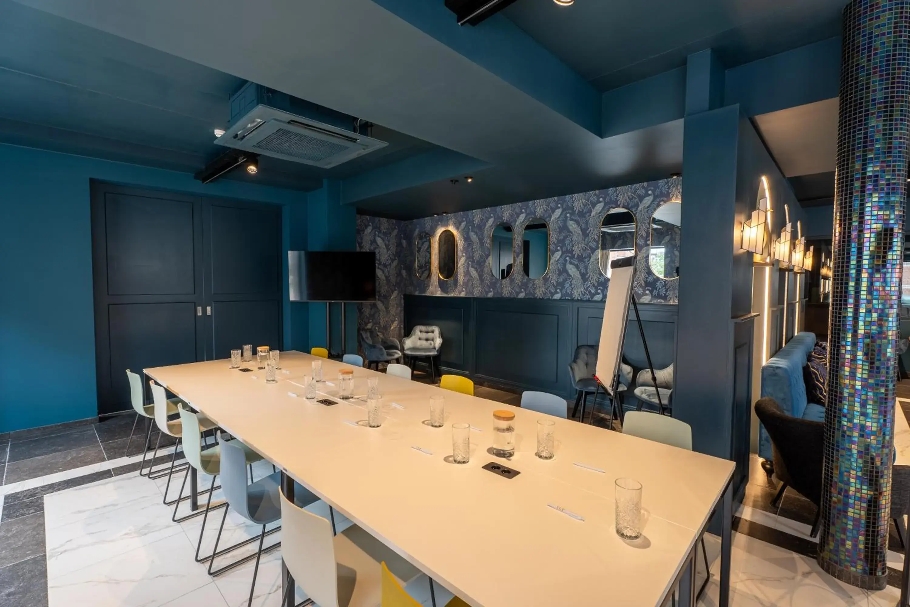 Property building in YUP Hotel Property building in YUP Hotel