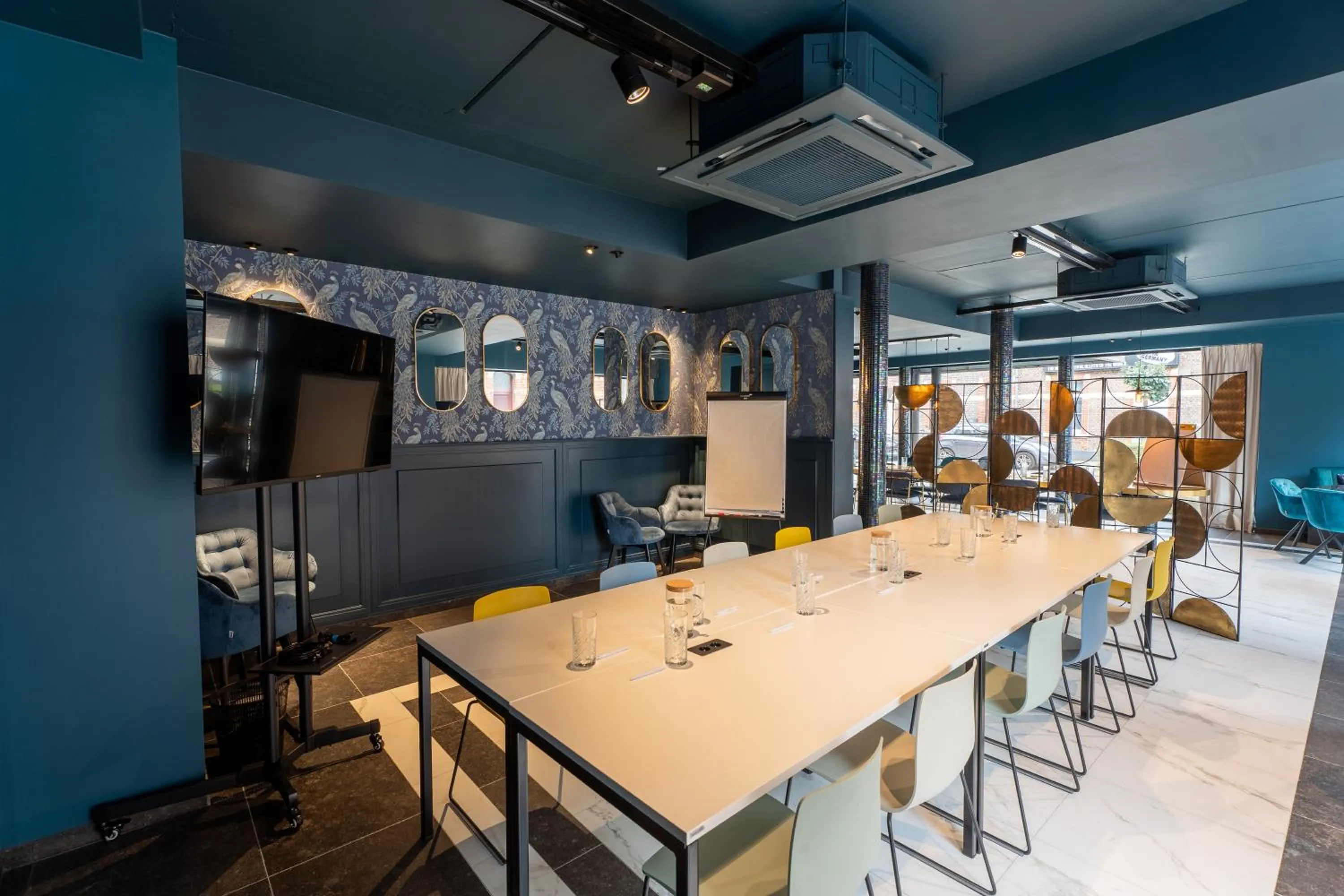 TV and multimedia in YUP Hotel