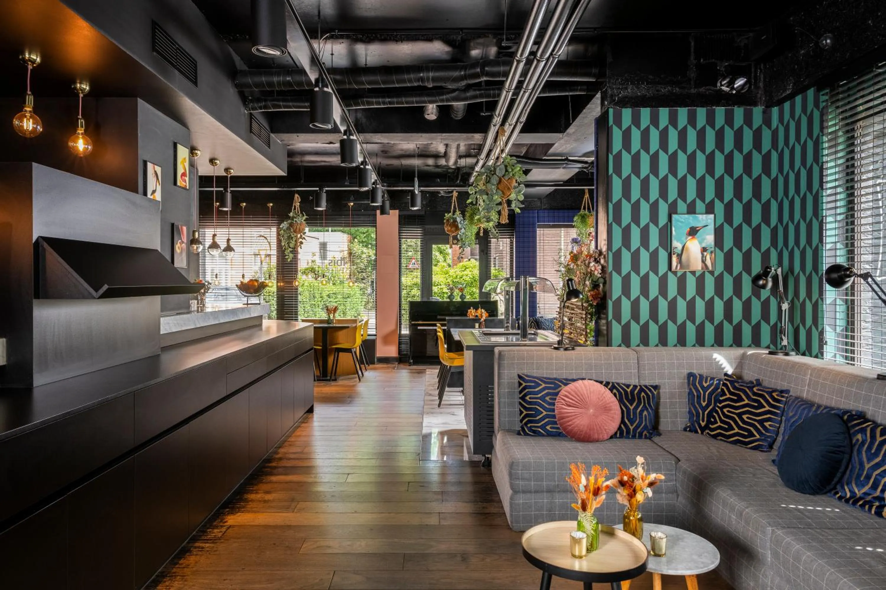 Lobby or reception in ibis Styles Hasselt City Centre