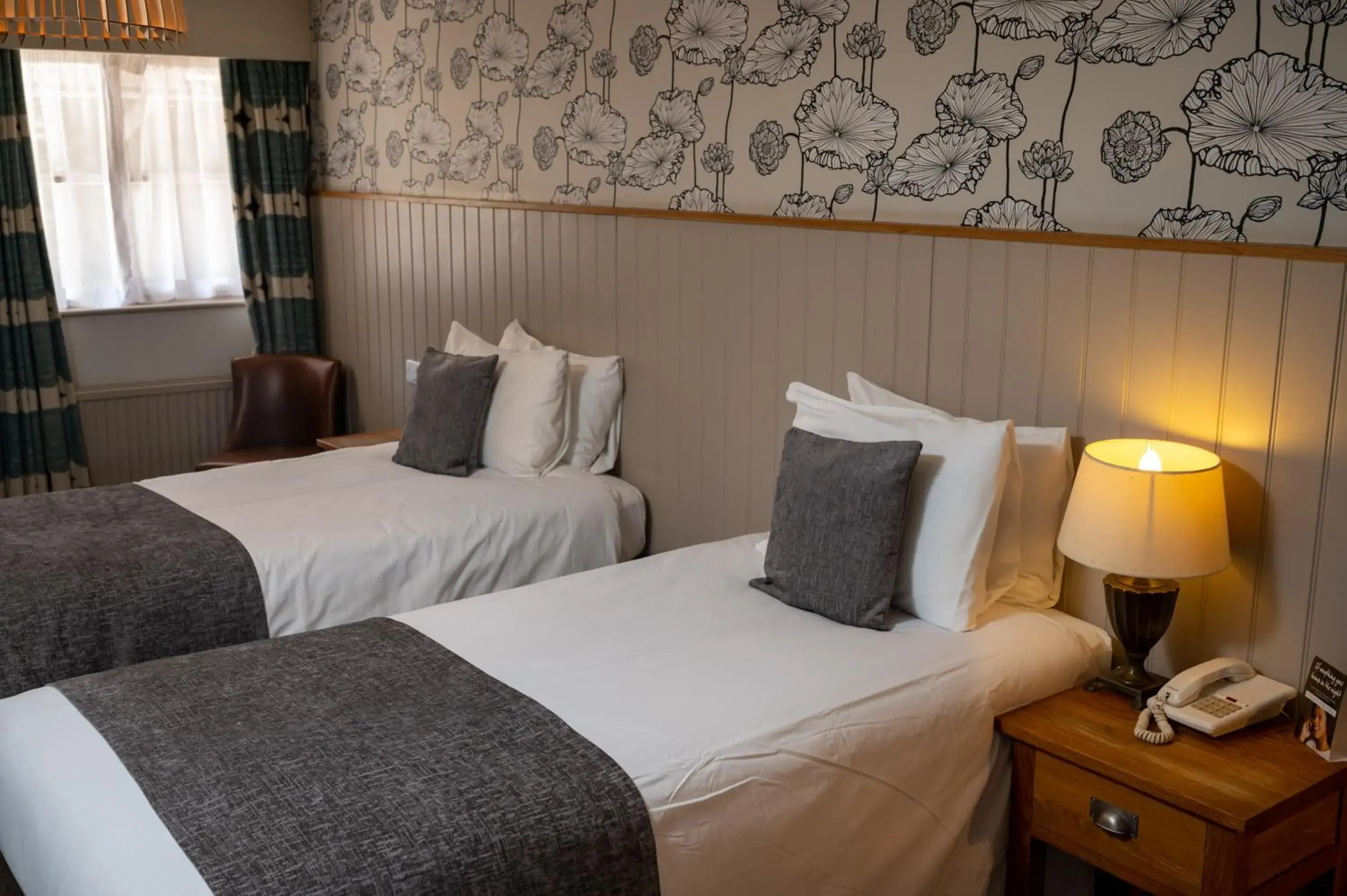 Bed in Cedars Inn by Greene King Inns Bed in Cedars Inn by Greene King Inns