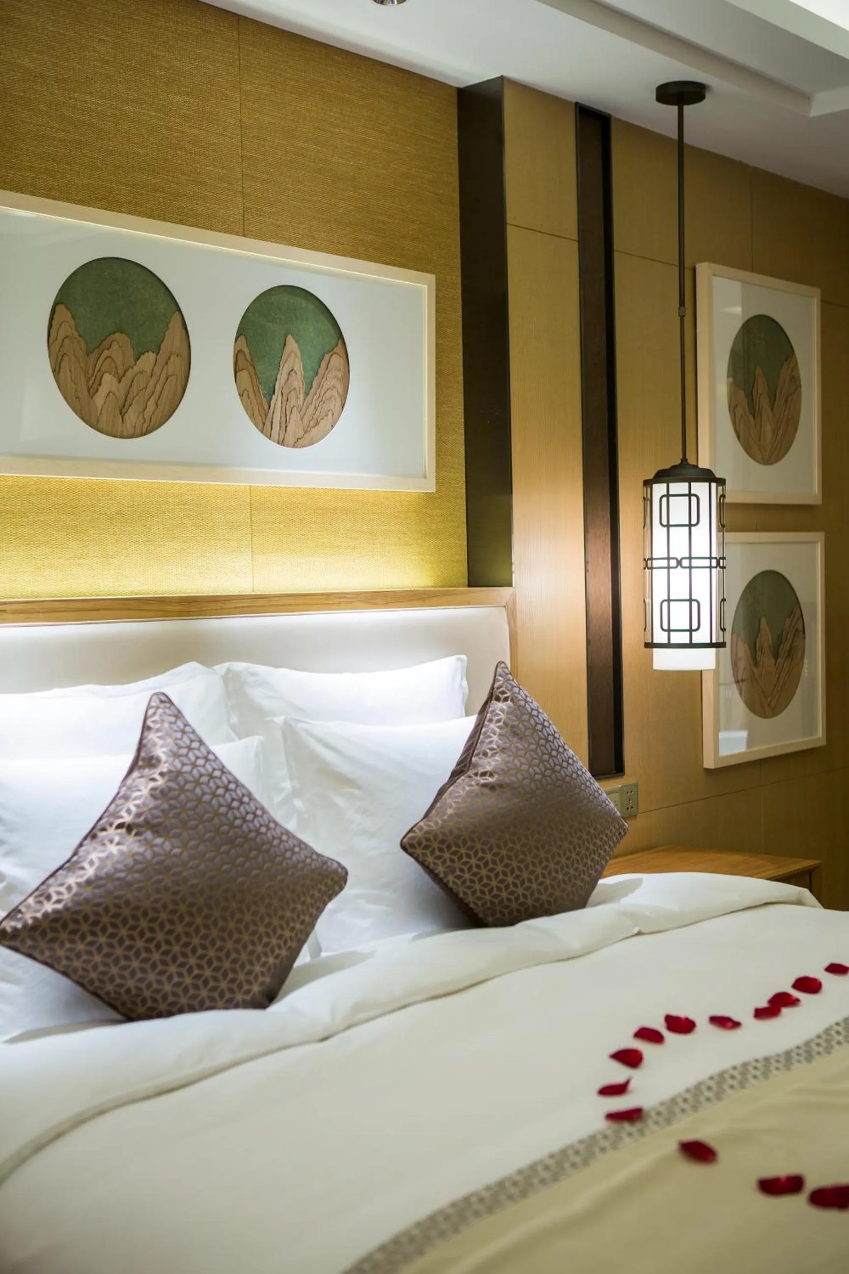 Bed in Wyndham Grand Plaza Royale Wenchang