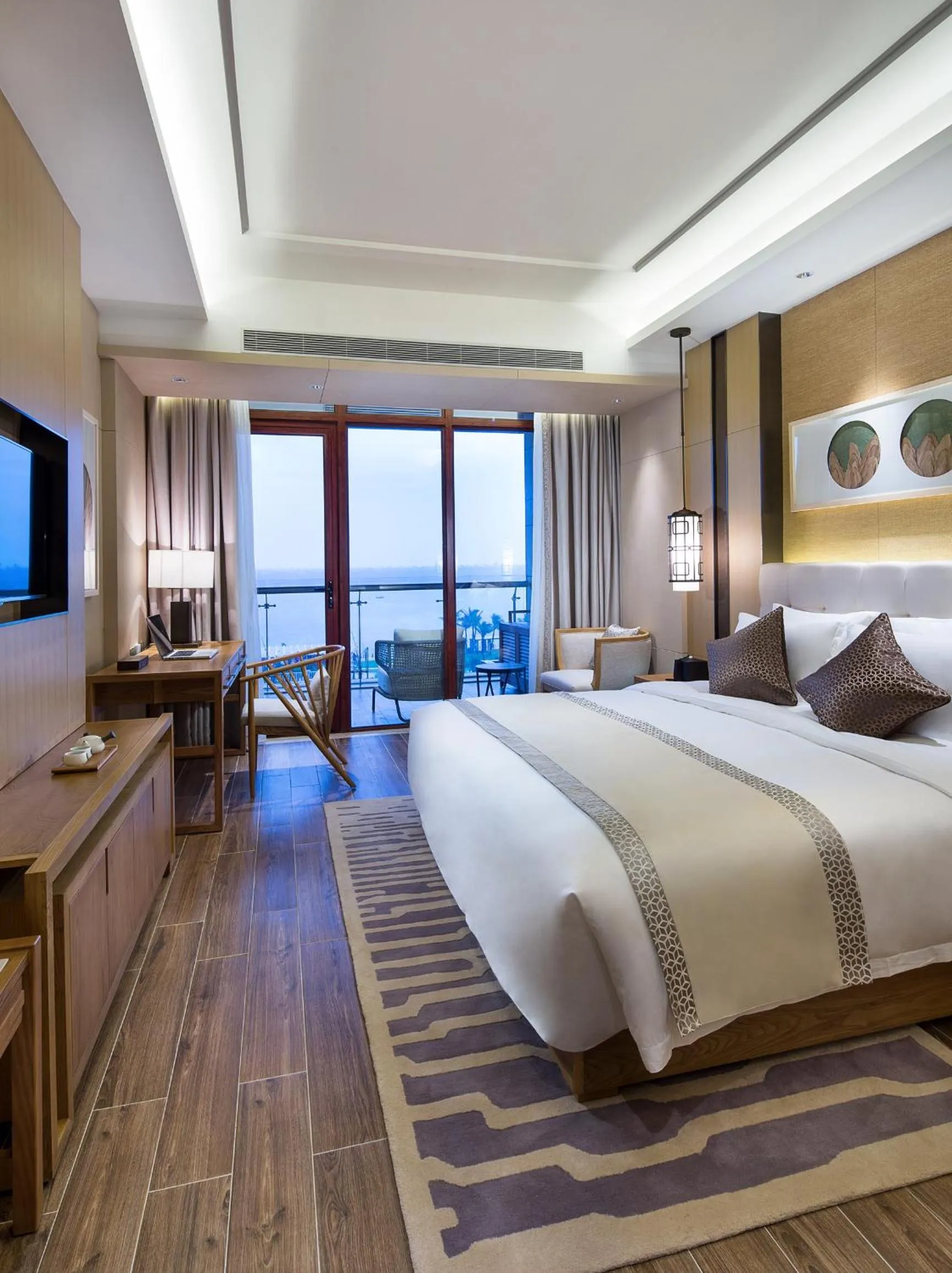 Bed in Wyndham Grand Plaza Royale Wenchang