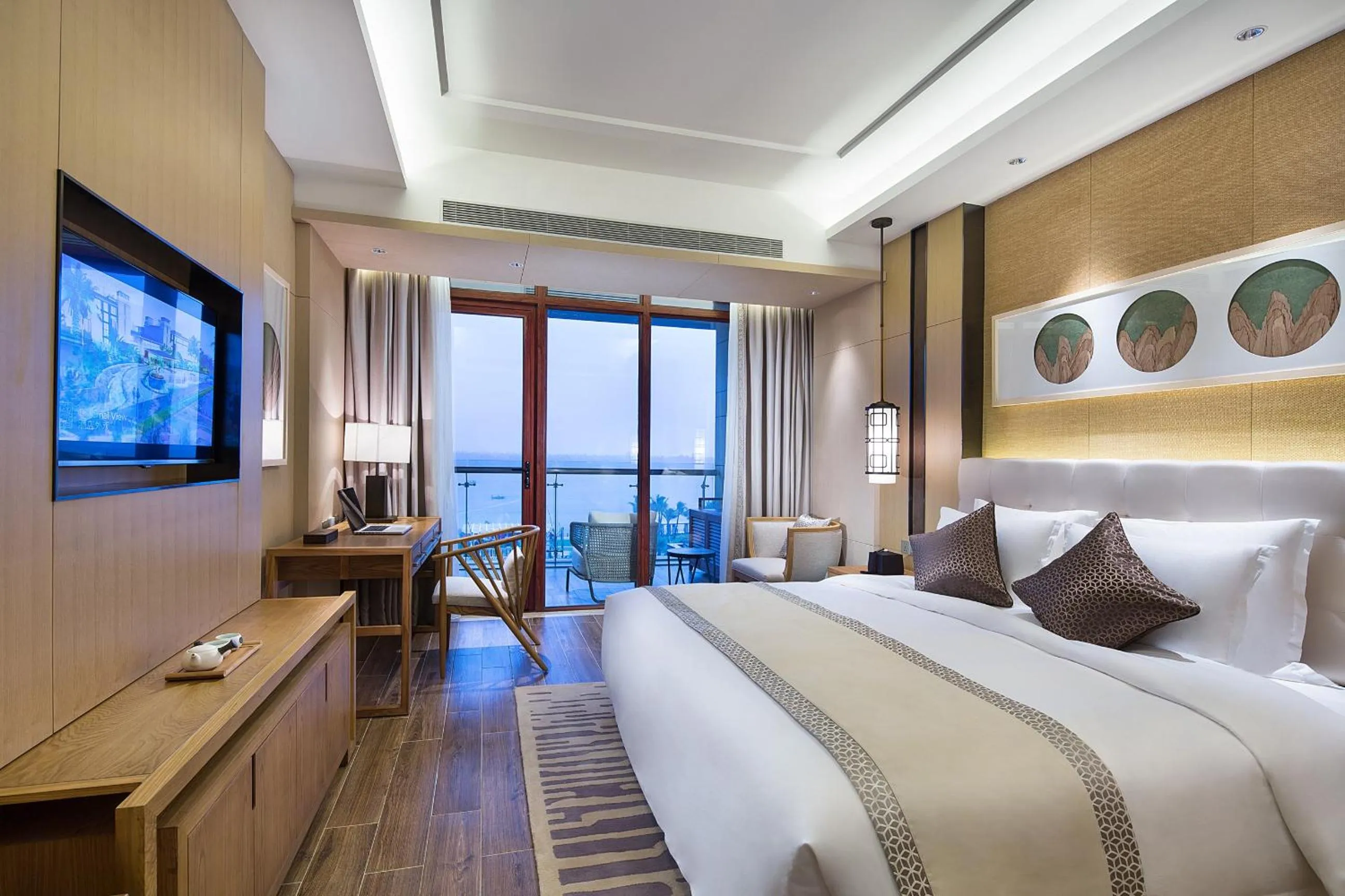 Bed in Wyndham Grand Plaza Royale Wenchang