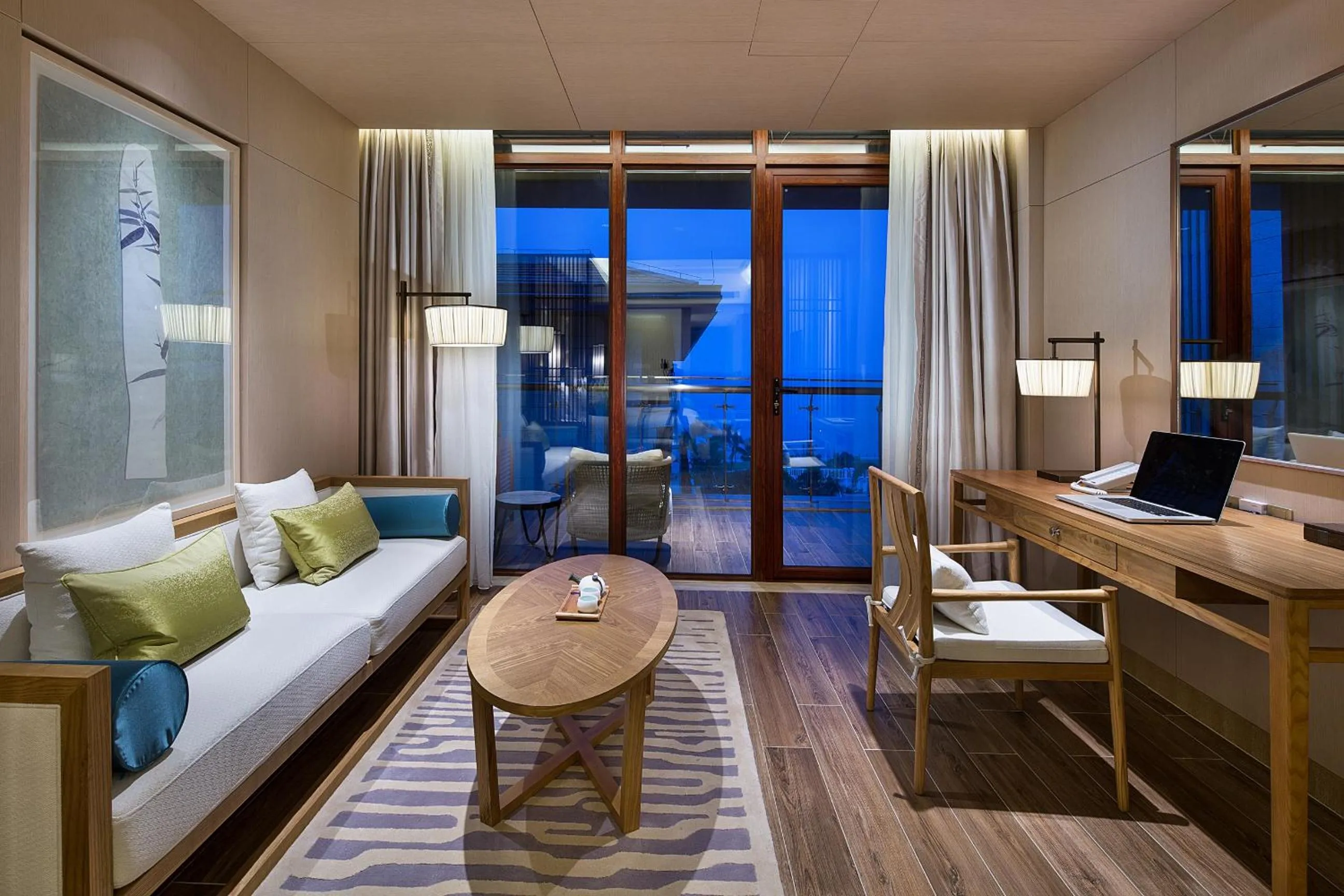 TV and multimedia in Wyndham Grand Plaza Royale Wenchang