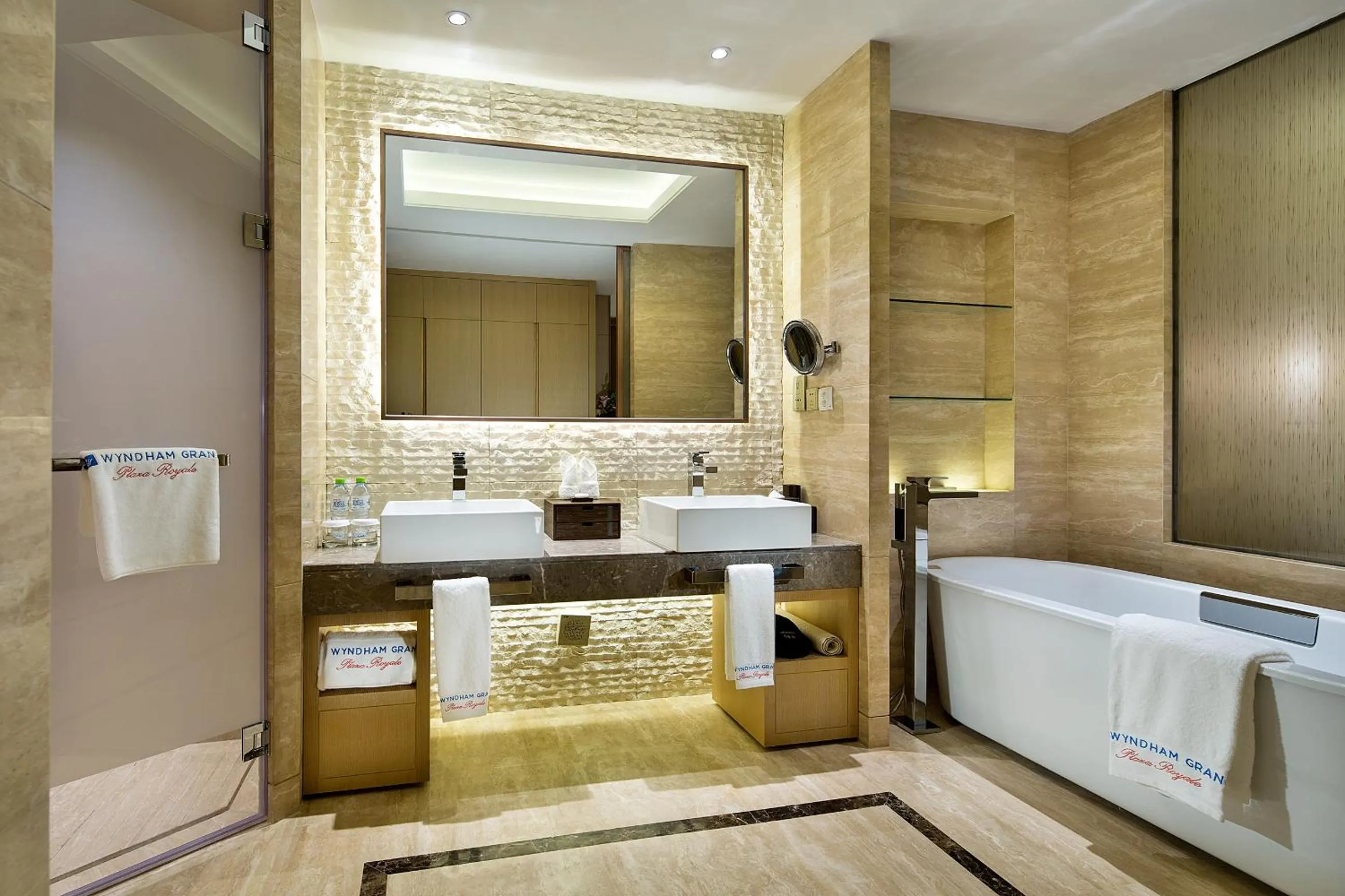Bathroom in Wyndham Grand Plaza Royale Wenchang