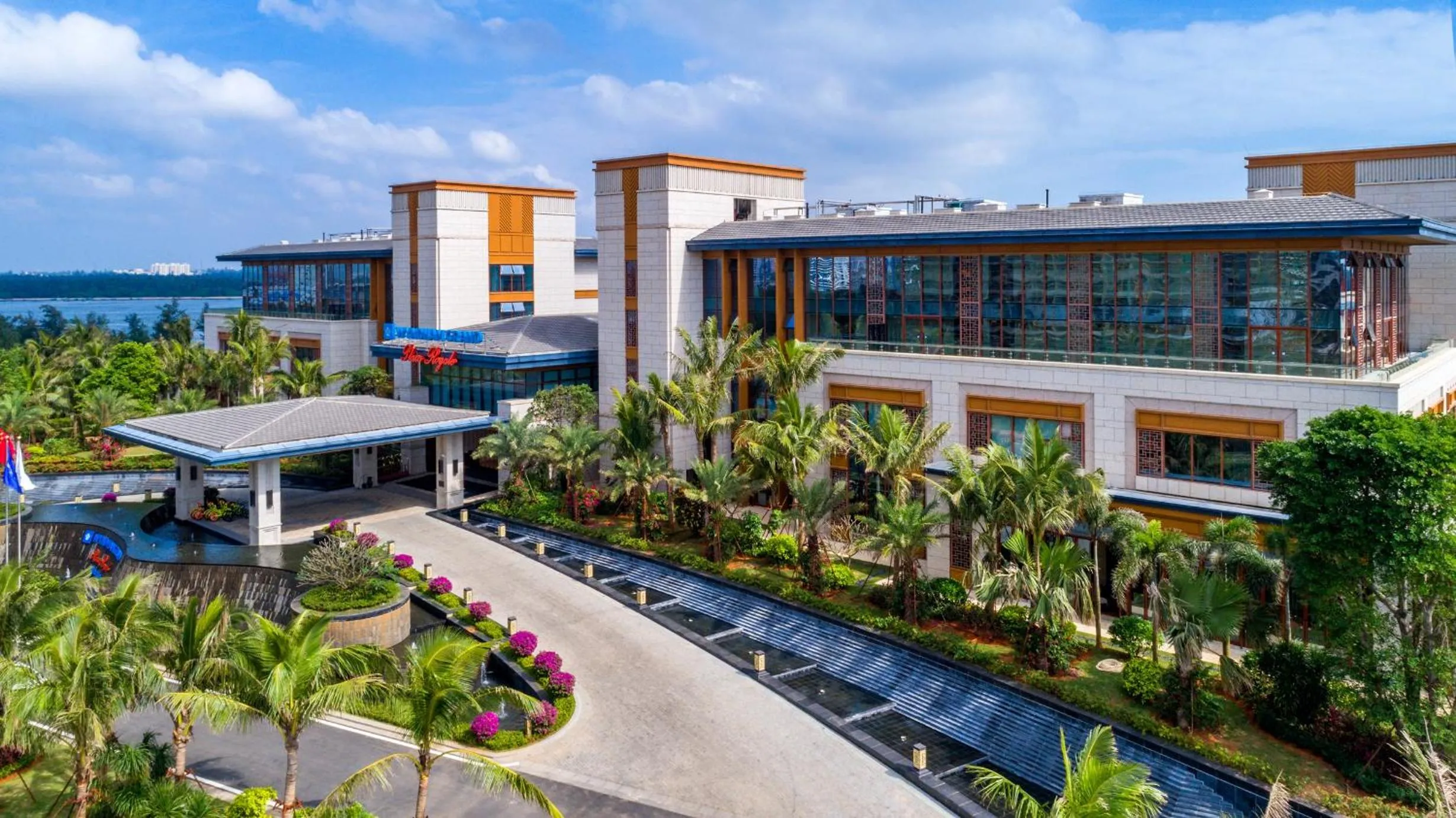 Day in Wyndham Grand Plaza Royale Wenchang