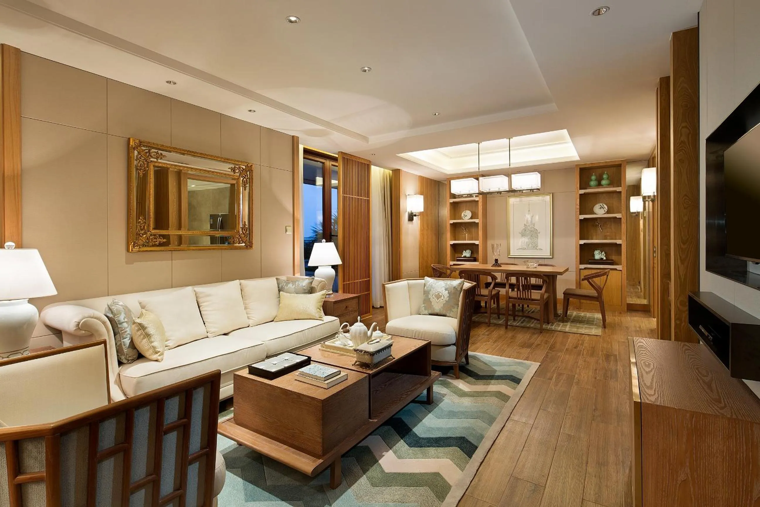 TV and multimedia in Wyndham Grand Plaza Royale Wenchang