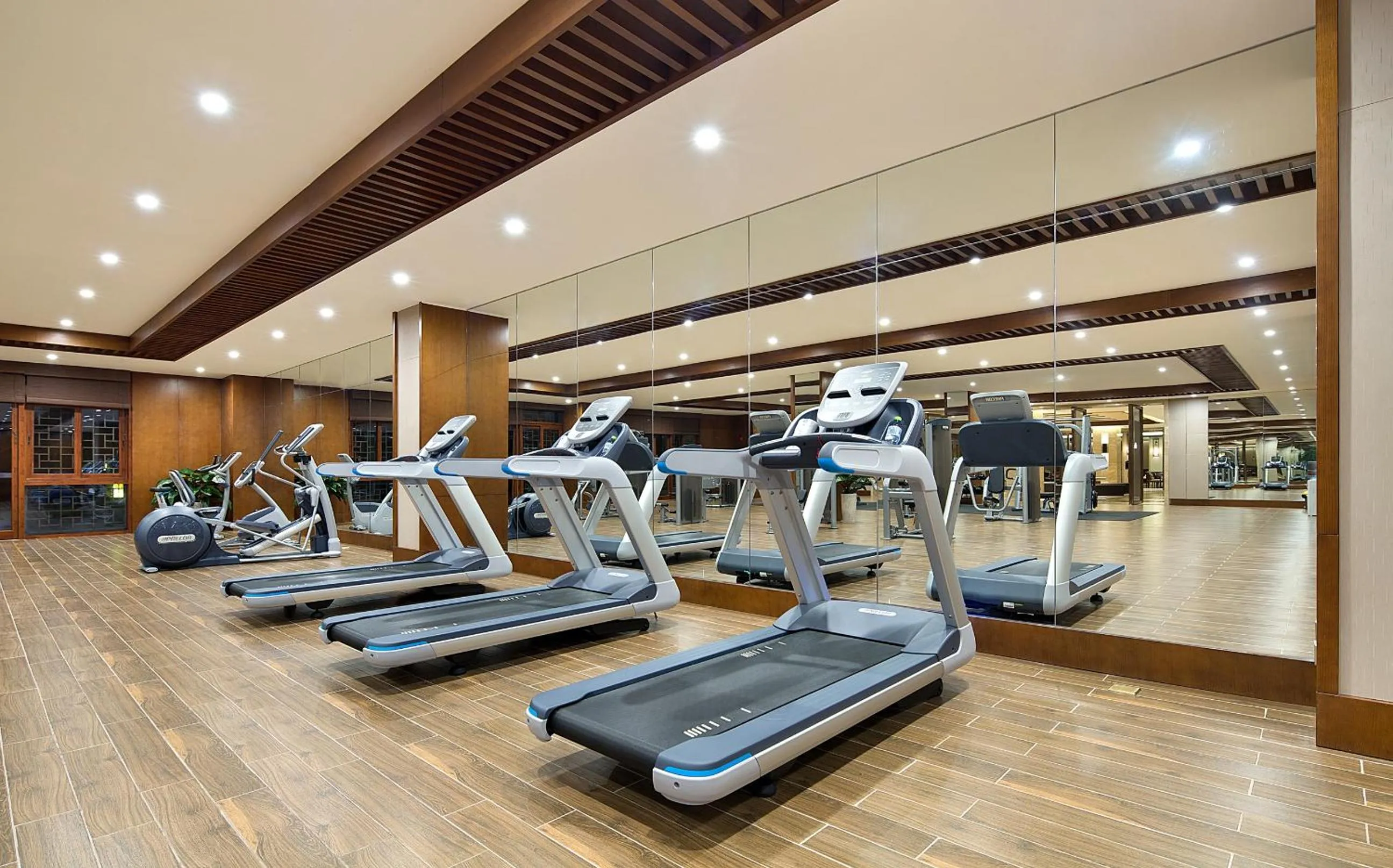 Fitness centre/facilities in Wyndham Grand Plaza Royale Wenchang
