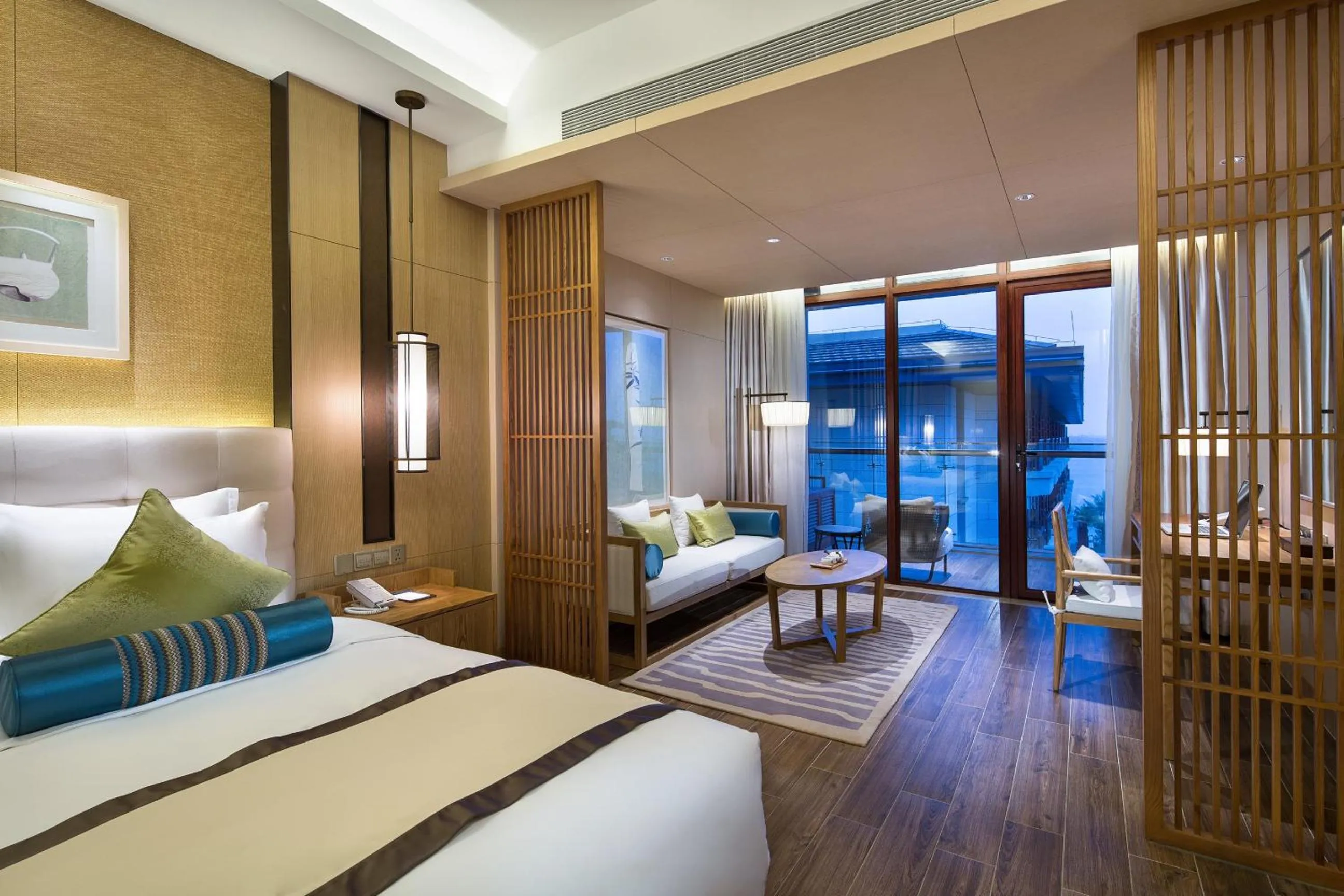 Bed in Wyndham Grand Plaza Royale Wenchang