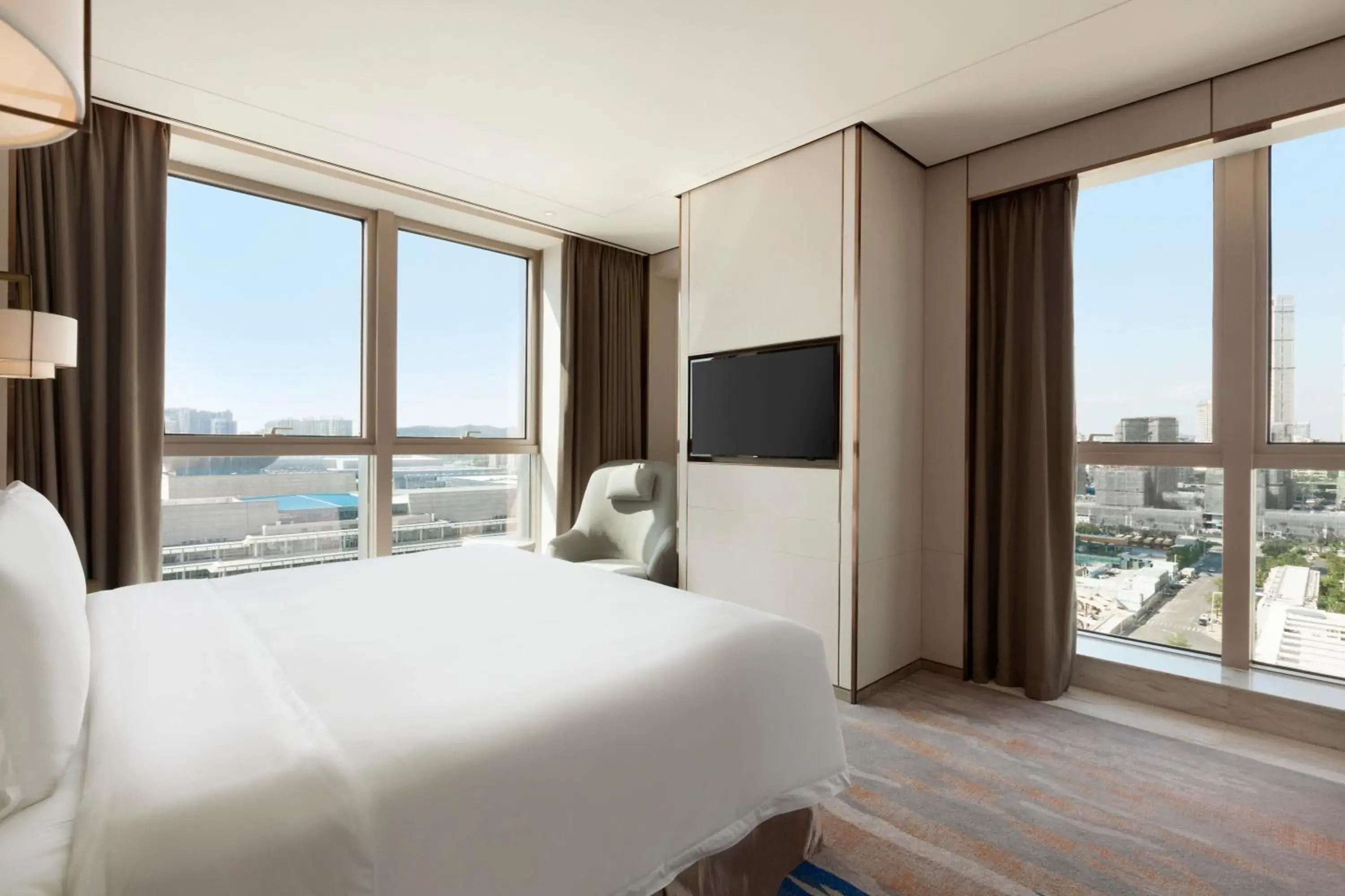 Photo of the whole room, Bed in InterContinental Xiamen by IHG Photo of the whole room, Bed in InterContinental Xiamen by IHG