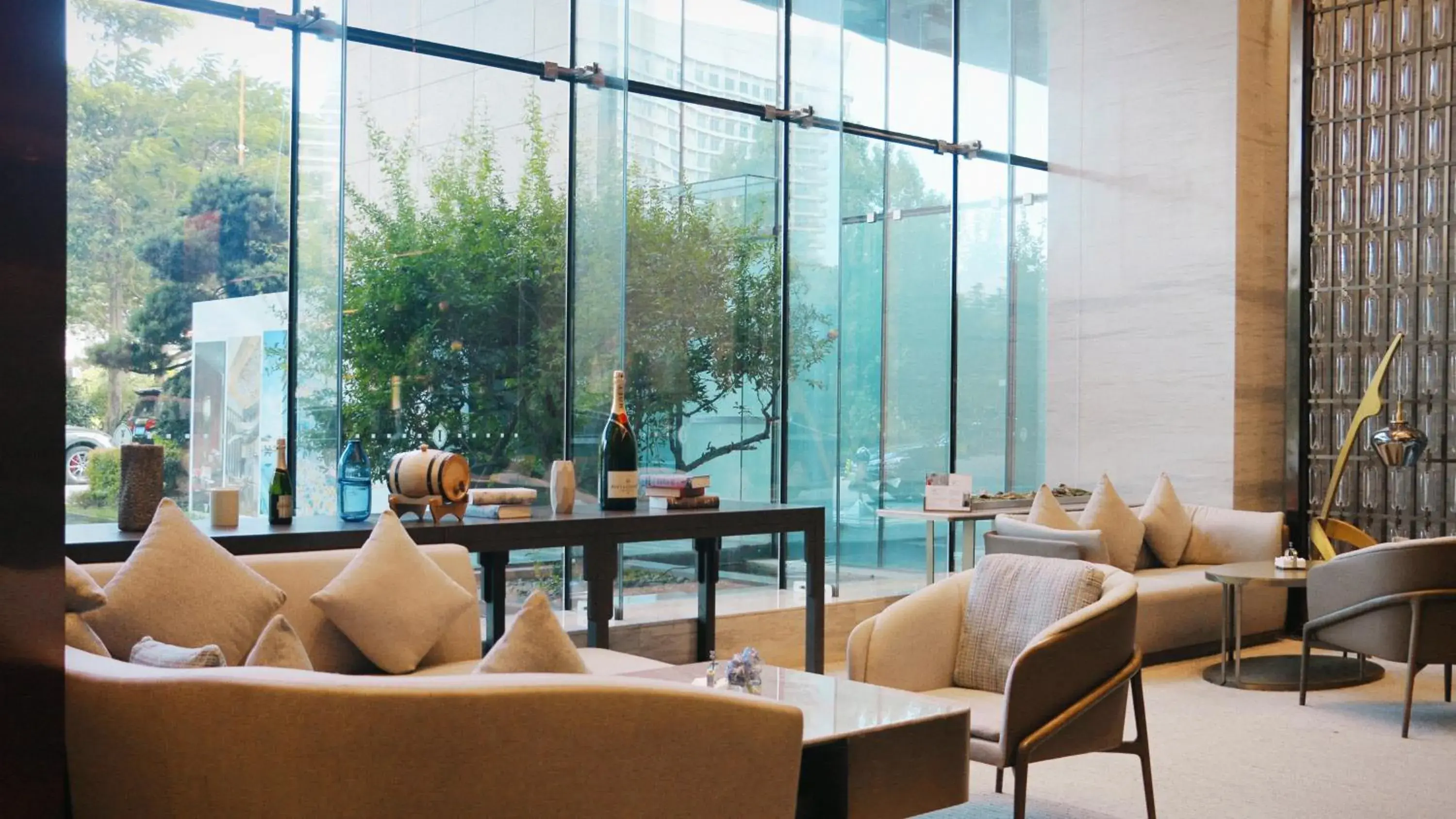Lounge or bar in InterContinental Xiamen by IHG Lounge or bar in InterContinental Xiamen by IHG