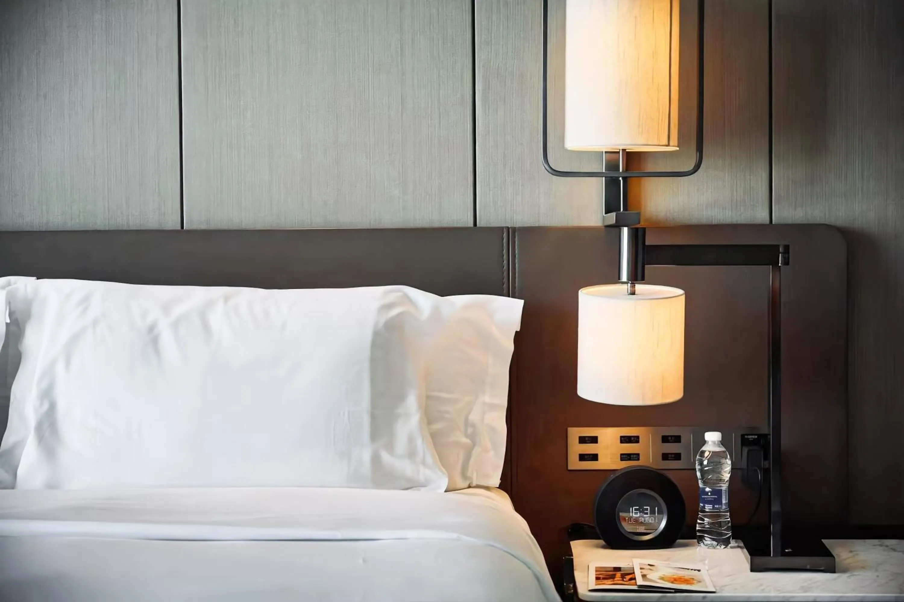 Photo of the whole room, Bed in InterContinental Xiamen by IHG