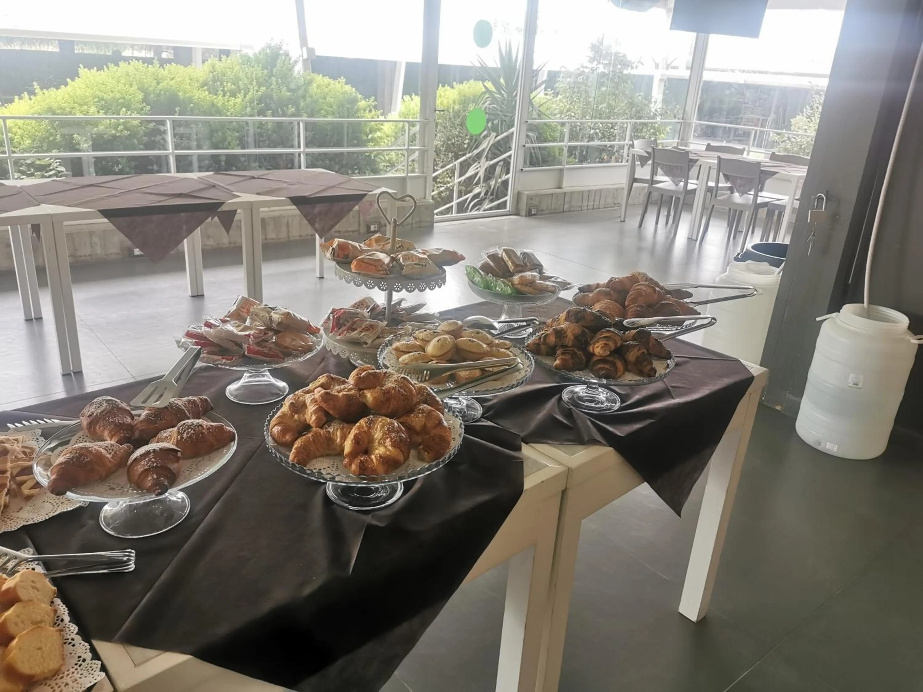 Restaurant/places to eat in San Cataldo Hotel