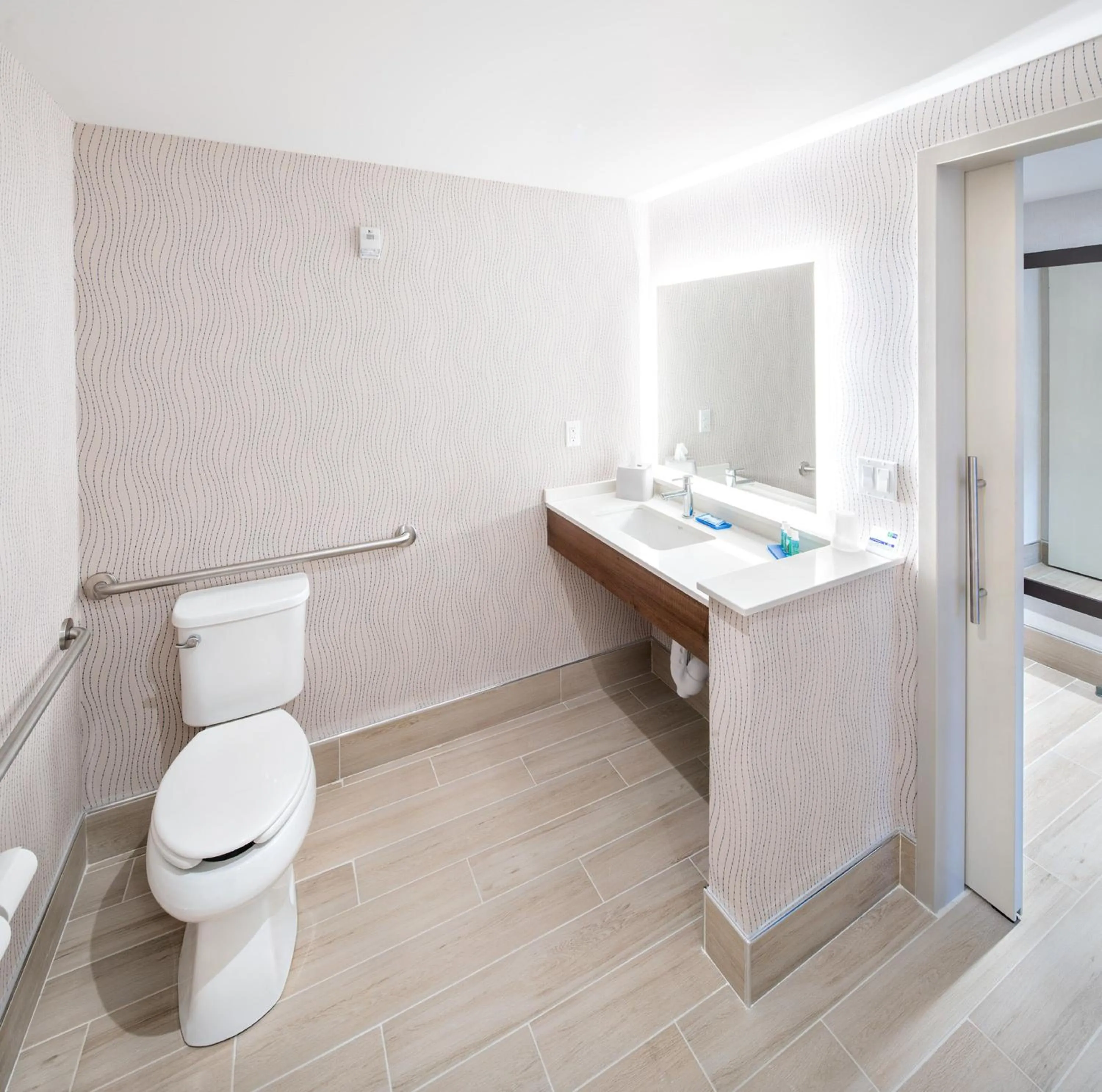 Photo of the whole room in Holiday Inn Express - Red Deer North by IHG