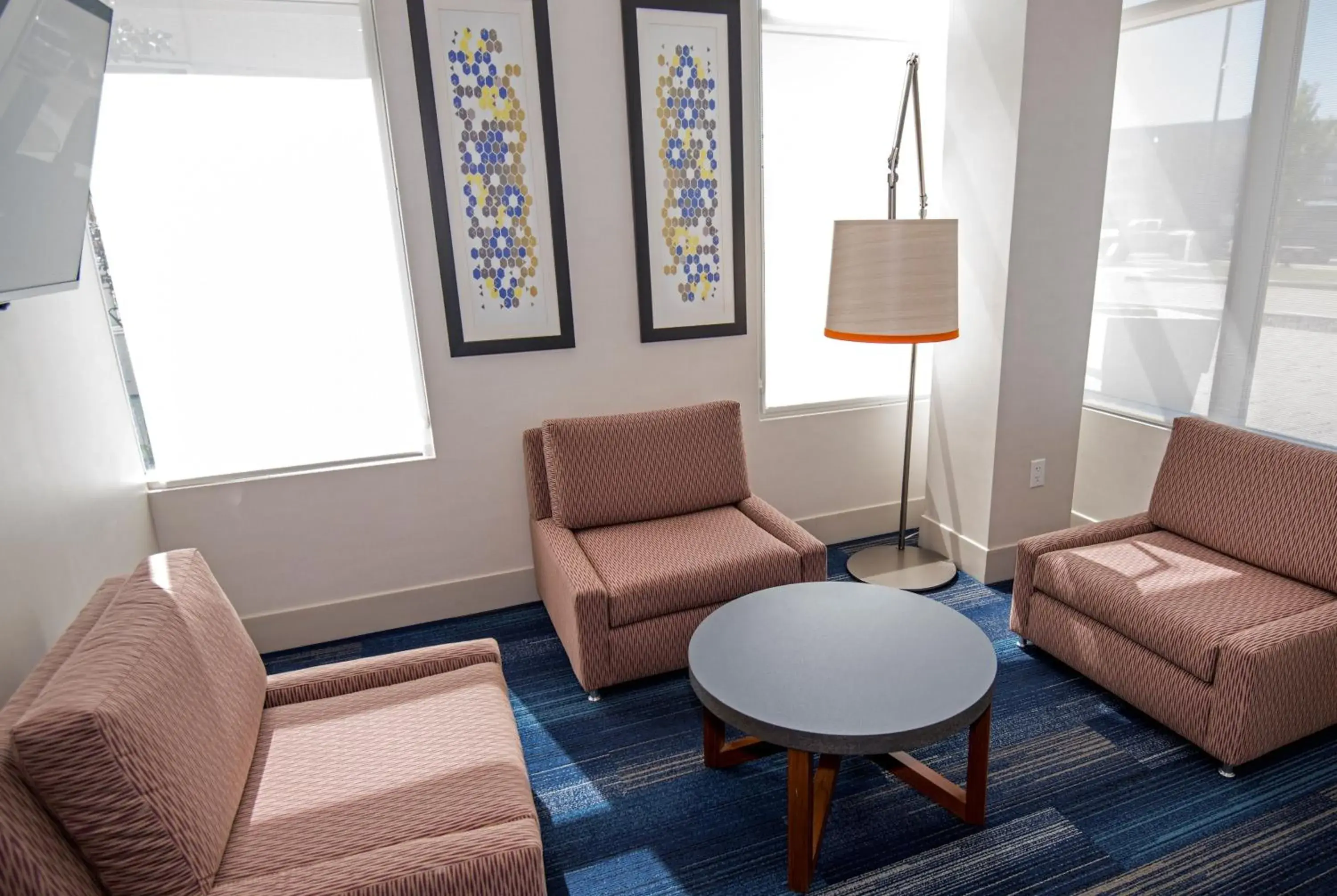 Property building in Holiday Inn Express - Red Deer North by IHG Property building in Holiday Inn Express - Red Deer North by IHG