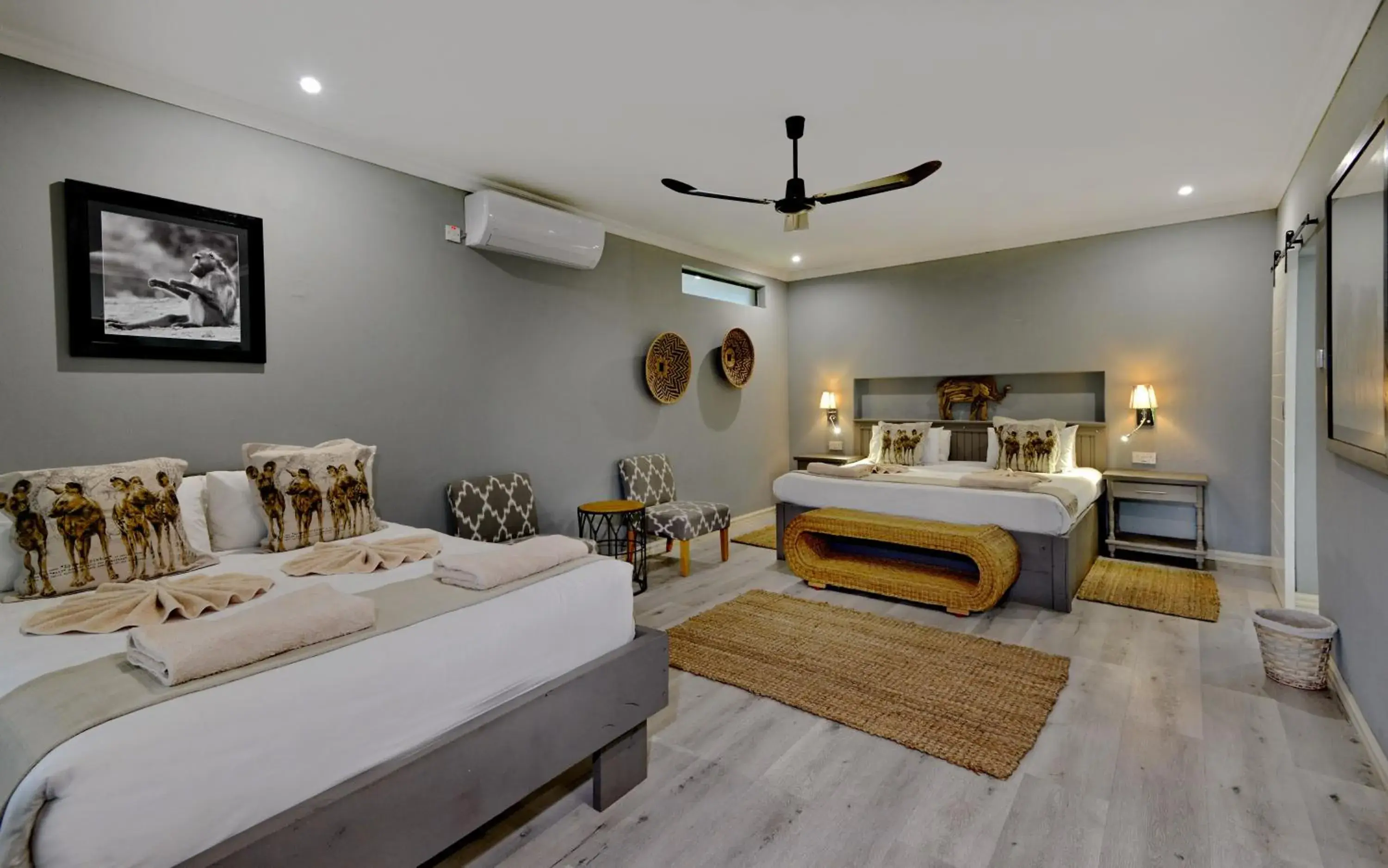 Bedroom, Bed in River View Lodge Bedroom, Bed in River View Lodge