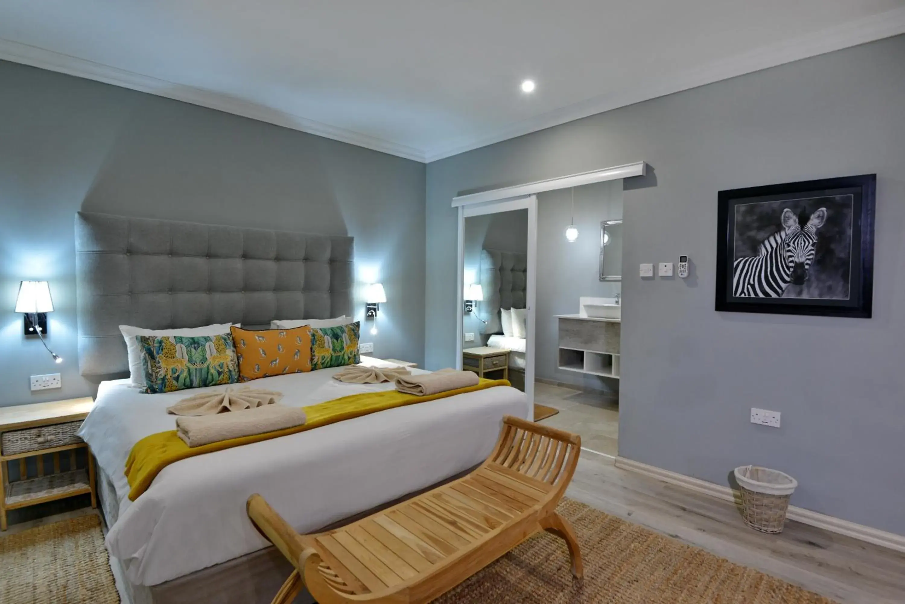 Bedroom, Bed in River View Lodge Bedroom, Bed in River View Lodge