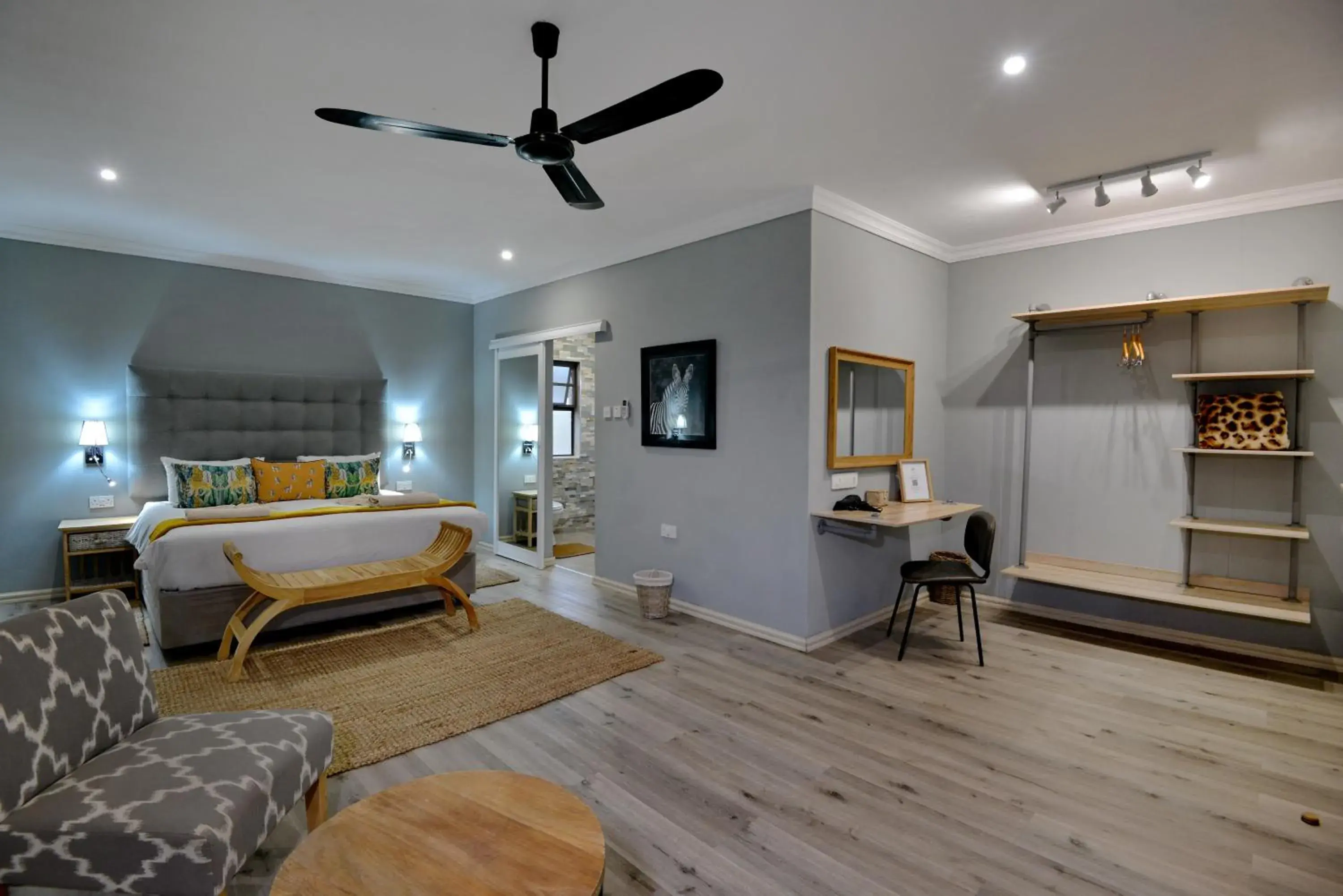 Bedroom, Bed in River View Lodge Bedroom, Bed in River View Lodge