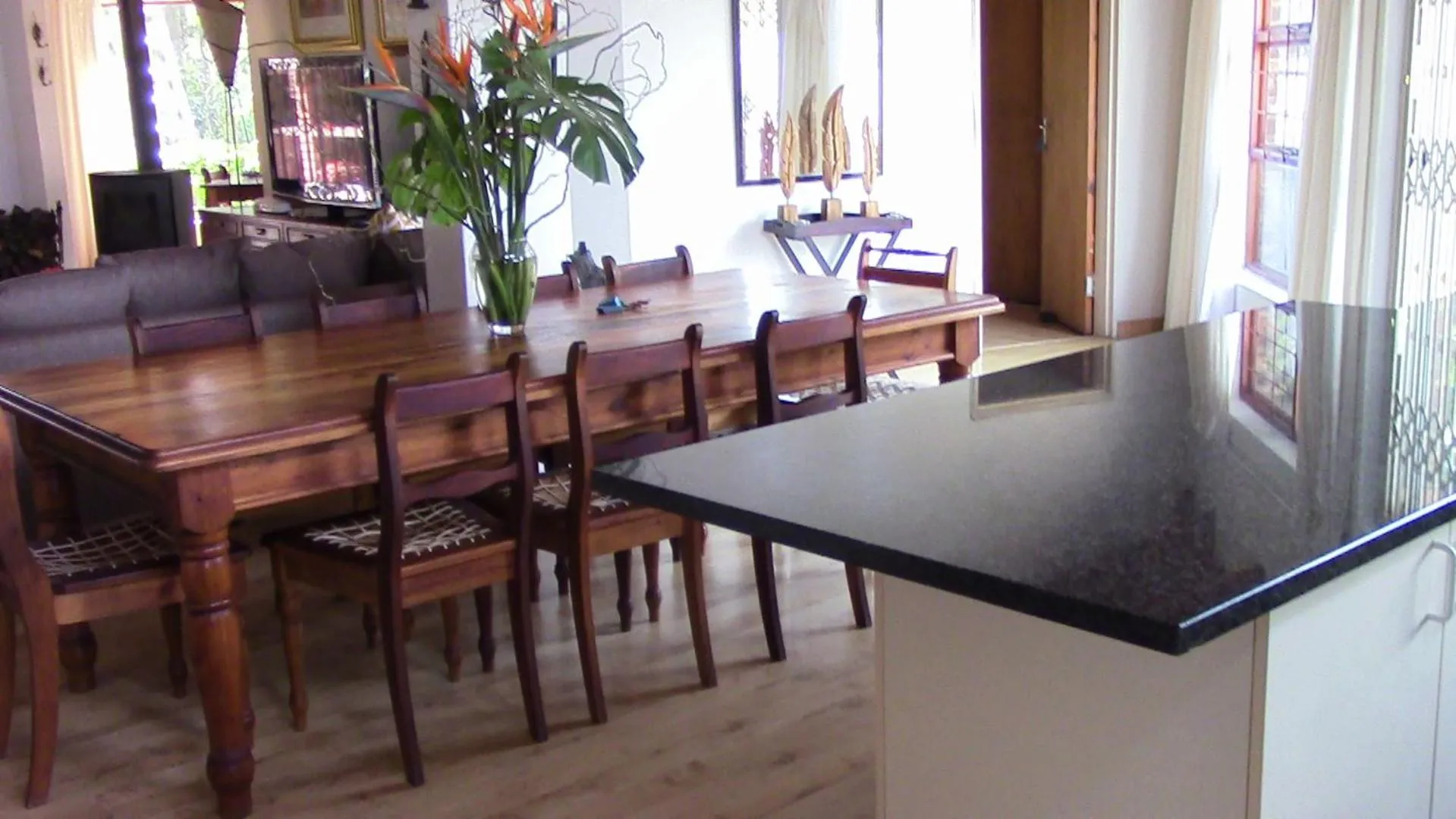 Dining area in Forest Nest Cottage, Tsitsikamma
